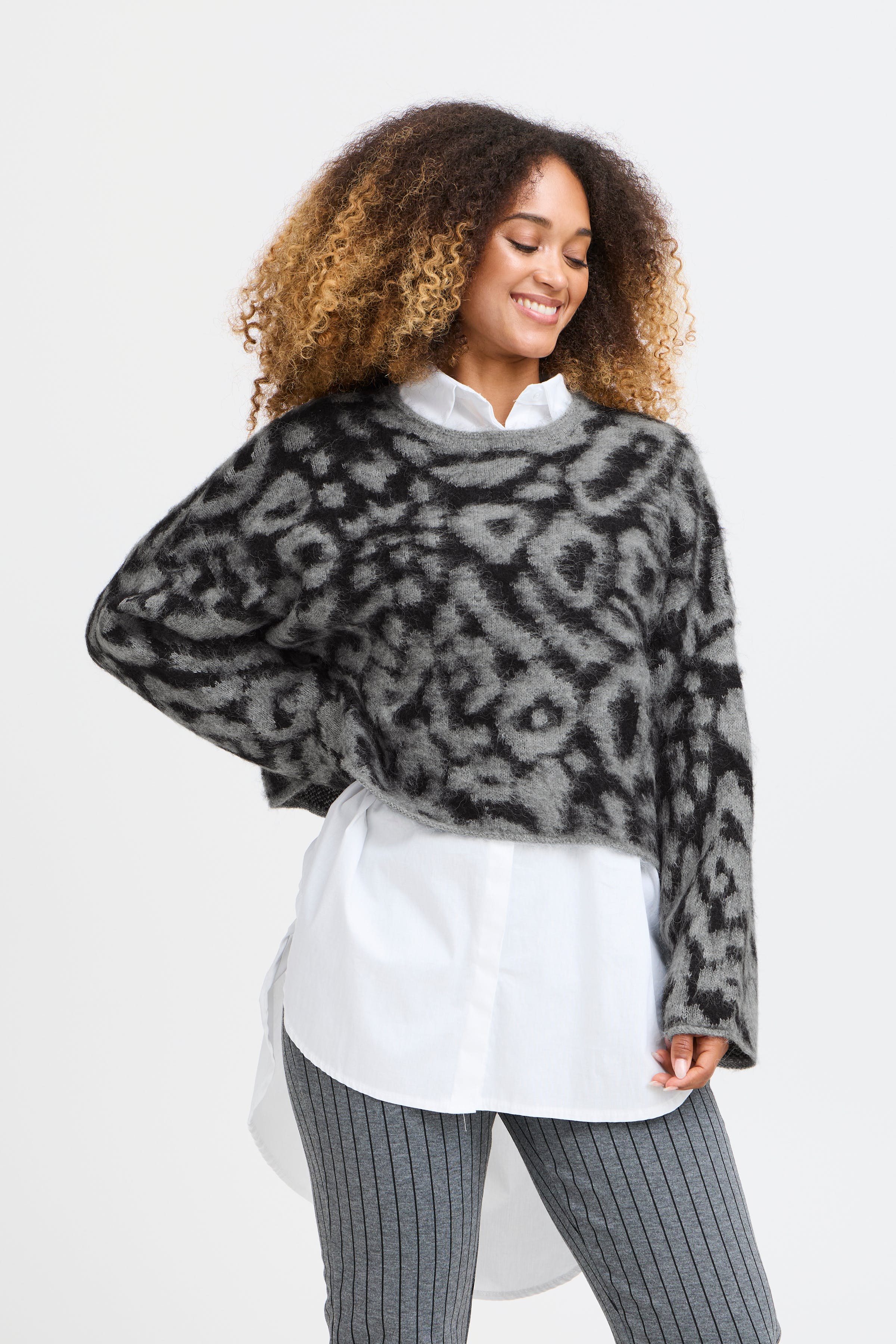 SBBEKA Pullover LOOKBOOK FRONT 22100777-203619