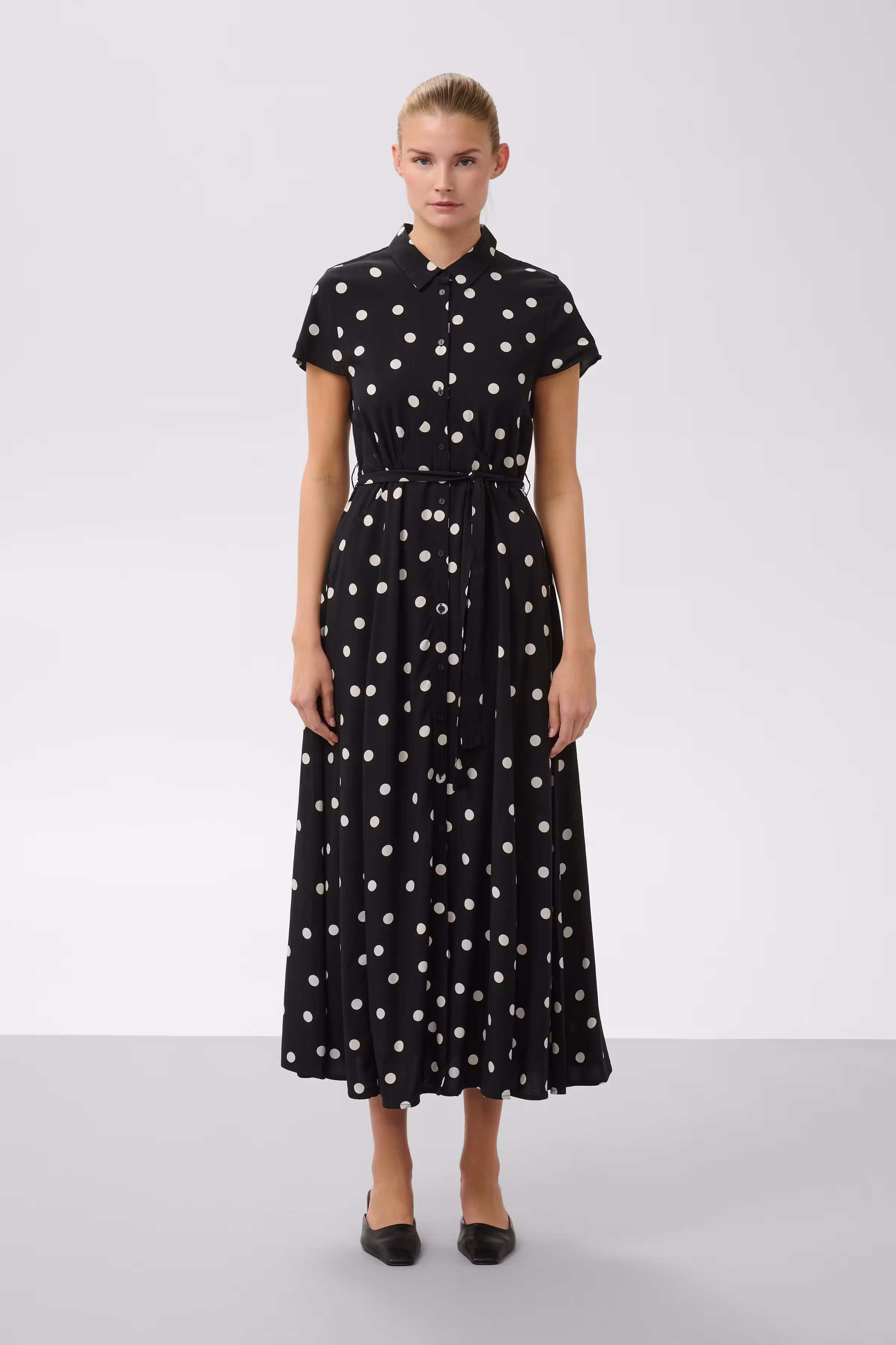 SLArjana Klänning LOOKBOOK FRONT 30404807-305254