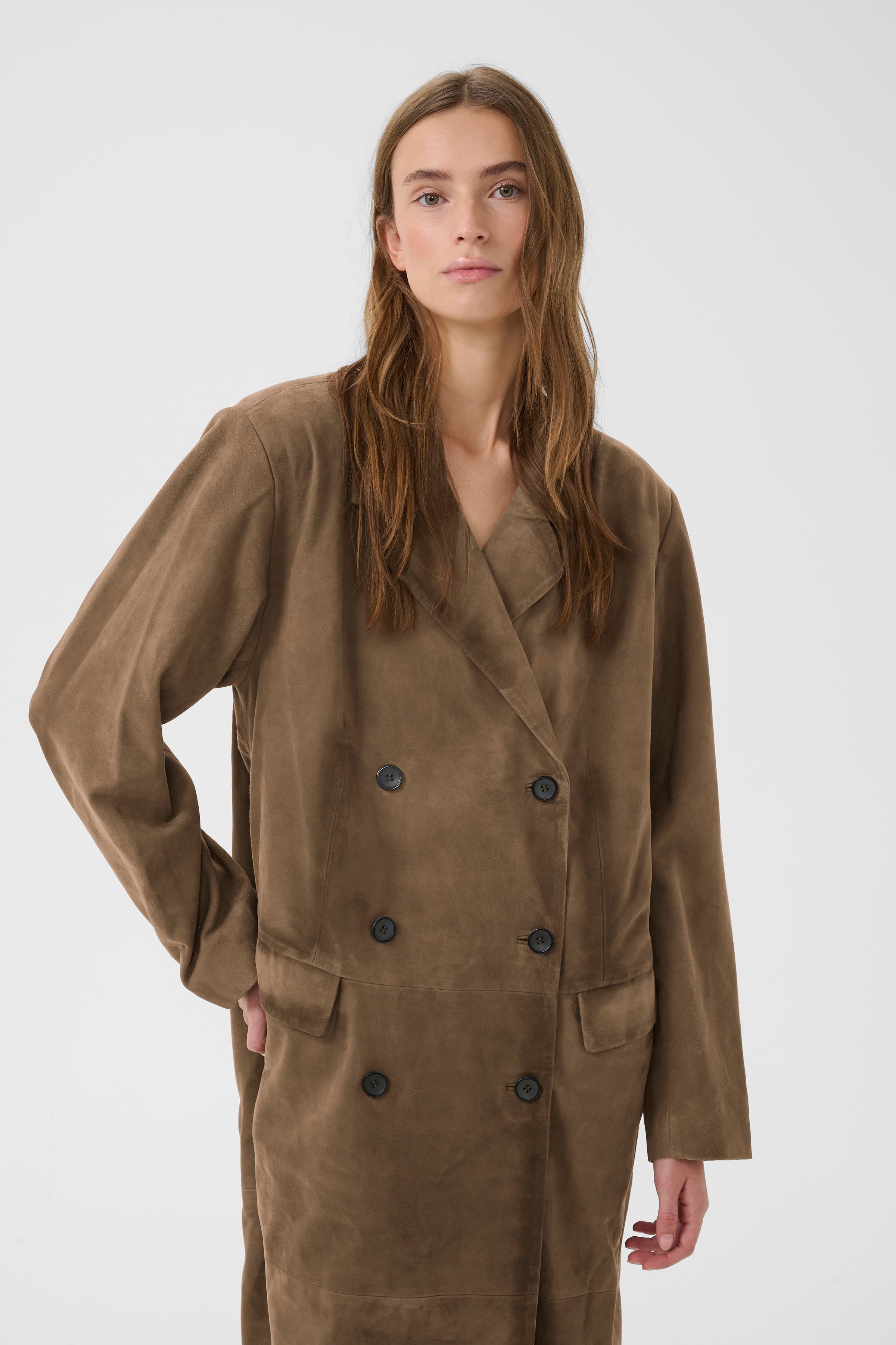 KBTammie Suede coat LOOKBOOK FRONT 10105330-190809
