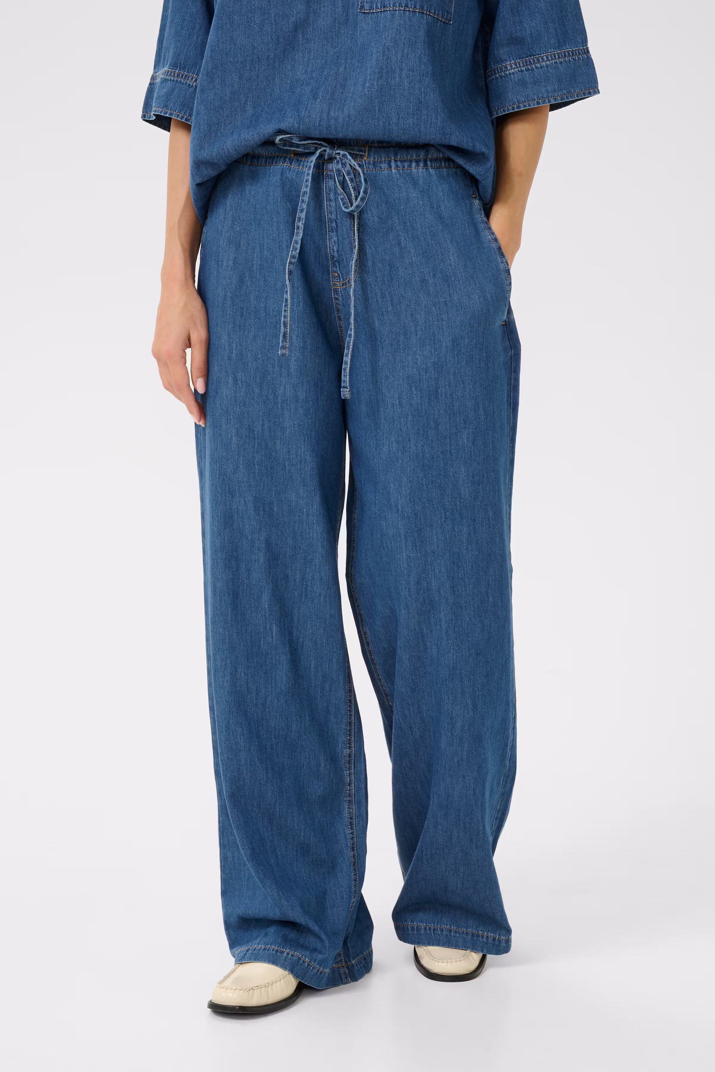 CUavril Bukser LOOKBOOK FRONT 50111552-500029