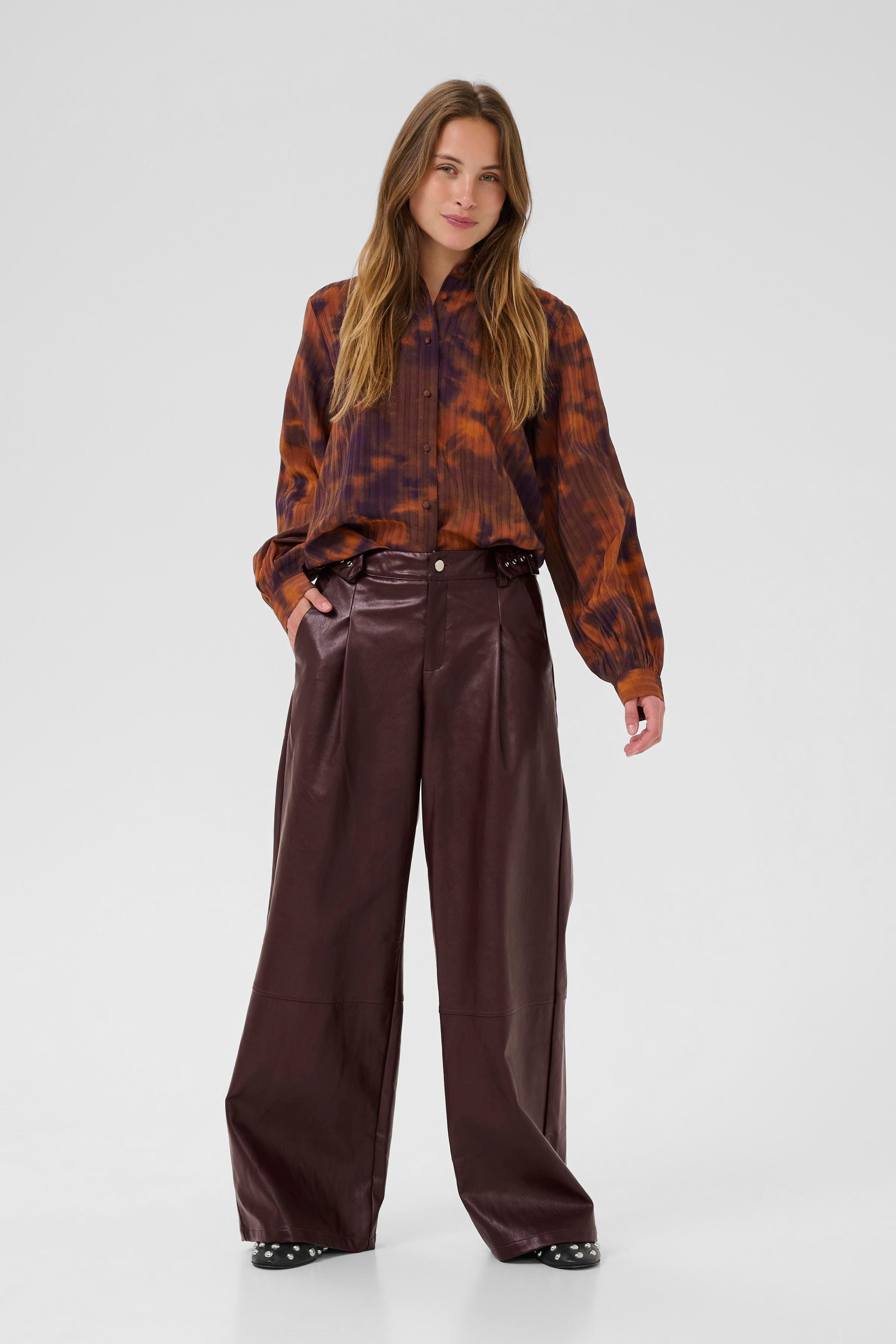 CUlilli Faux leather trousers LOOKBOOK FRONT 50112252-191625