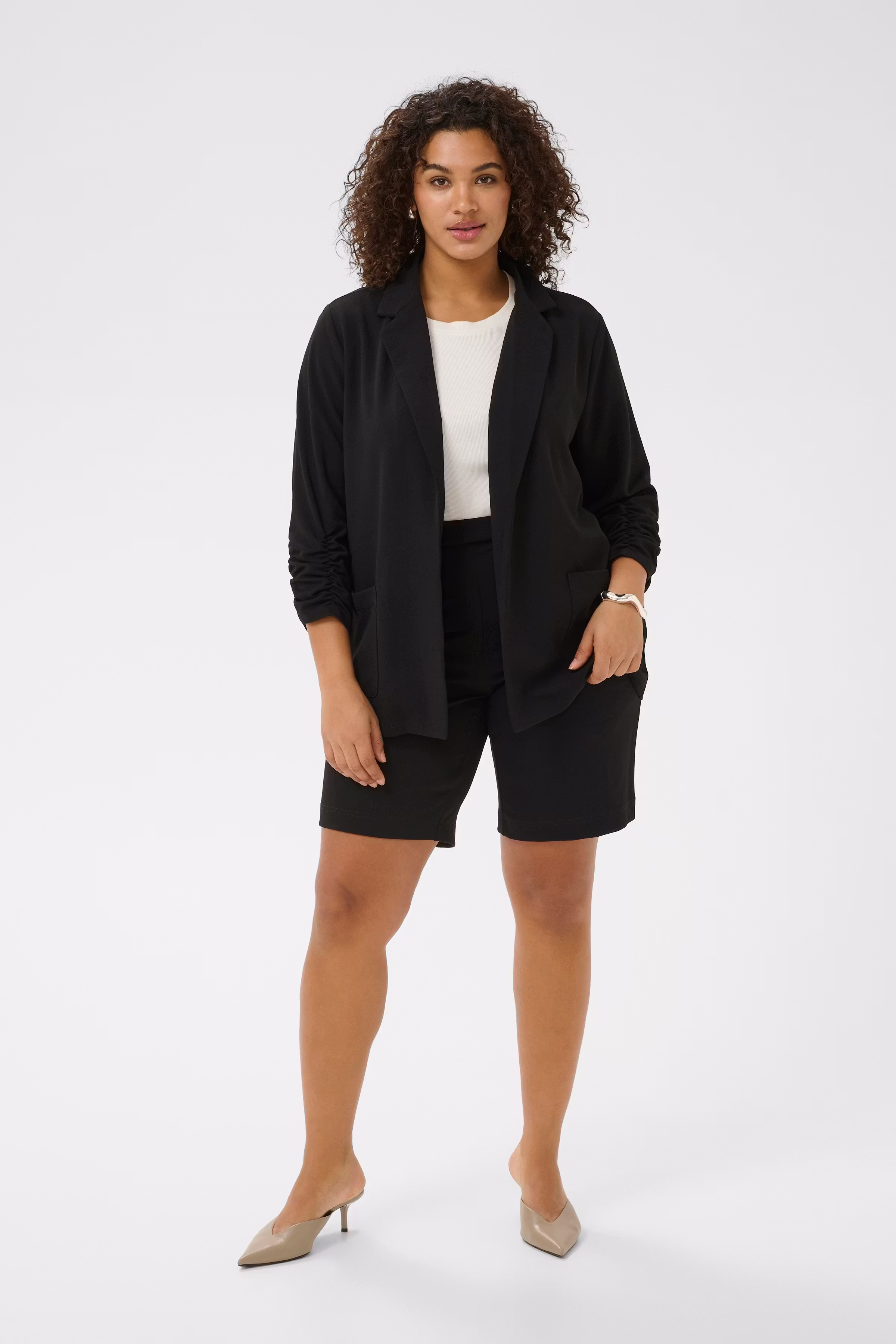 KCpheolo Shorts LOOKBOOK FRONT 10584095-100121