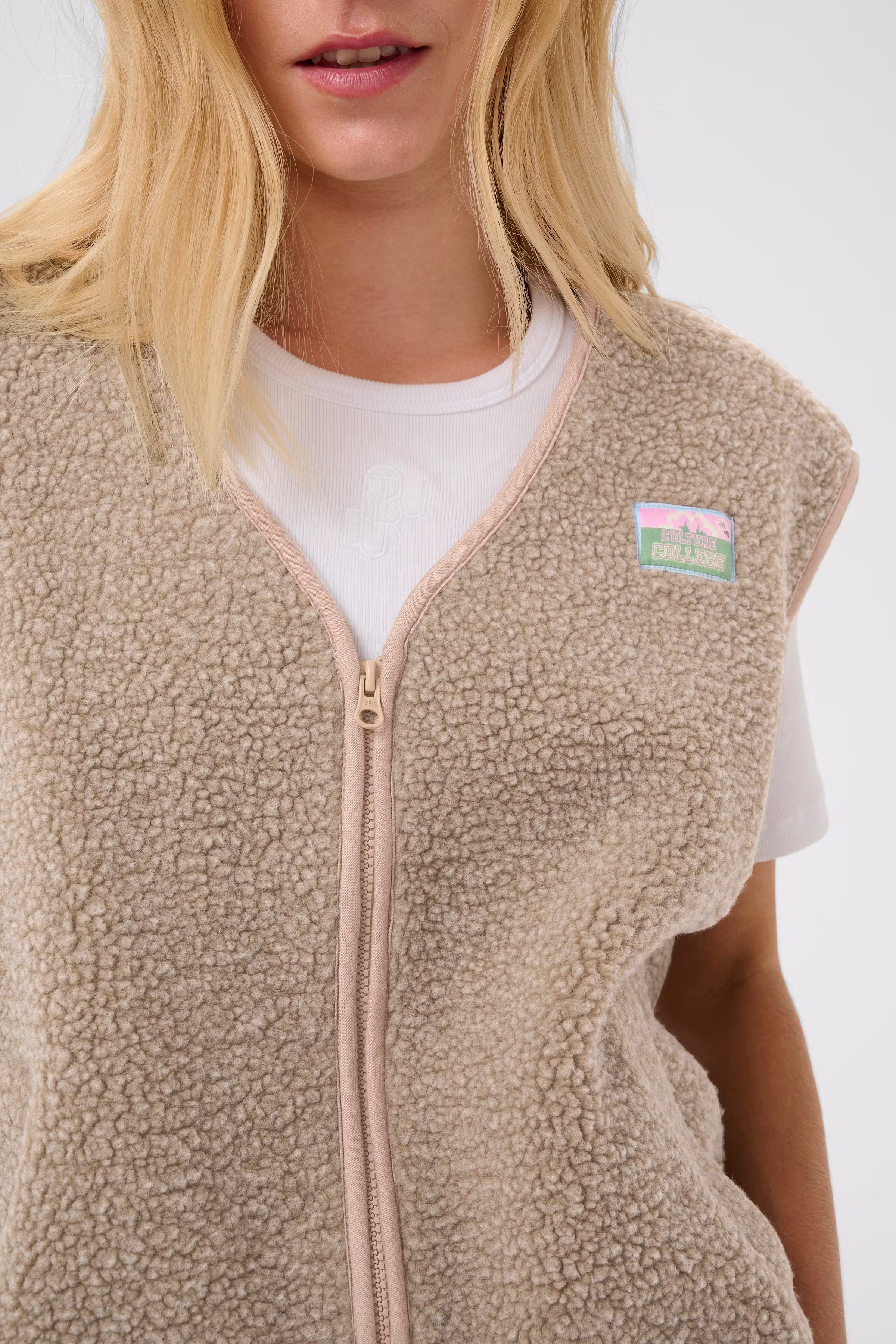 CUcatina teddy waistcoat LOOKBOOK DETAIL 50112701-171009