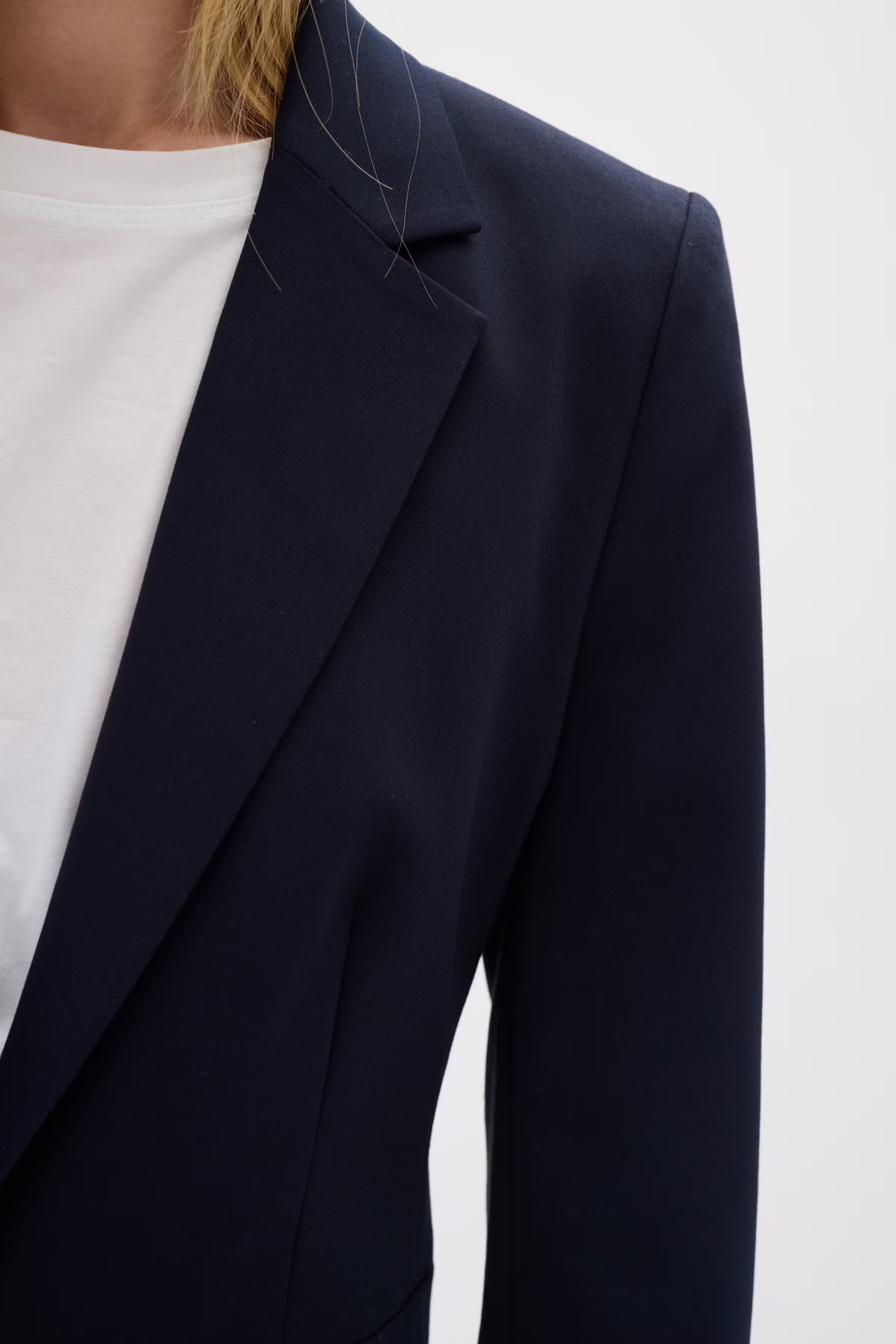 Zella IW Blazer LOOKBOOK DETAIL 30104280-10299