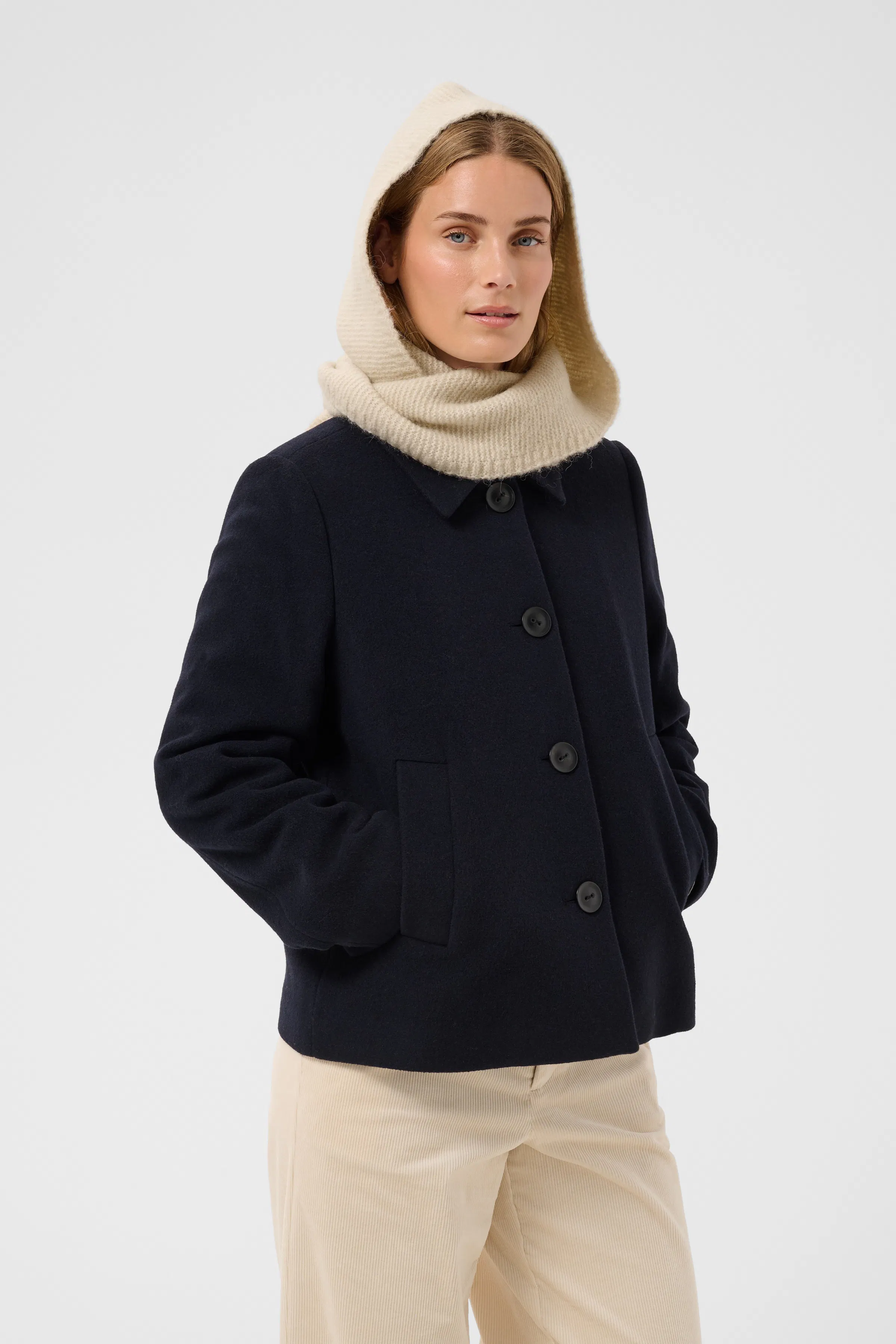 CharlinePW Scarf LOOKBOOK FRONT 30310725-130400