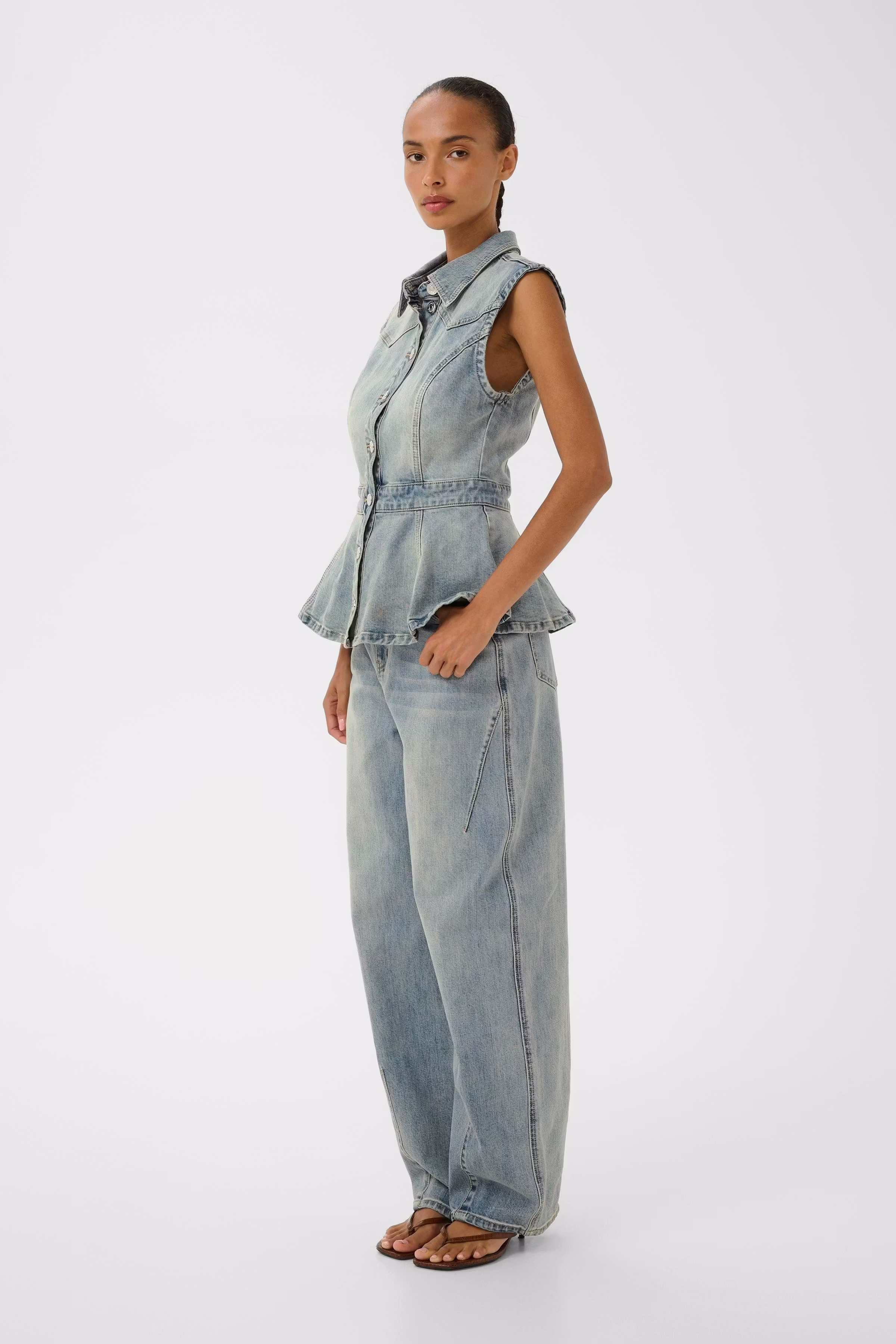 GZnoma Denim shirt LOOKBOOK FRONT 10911187-109408