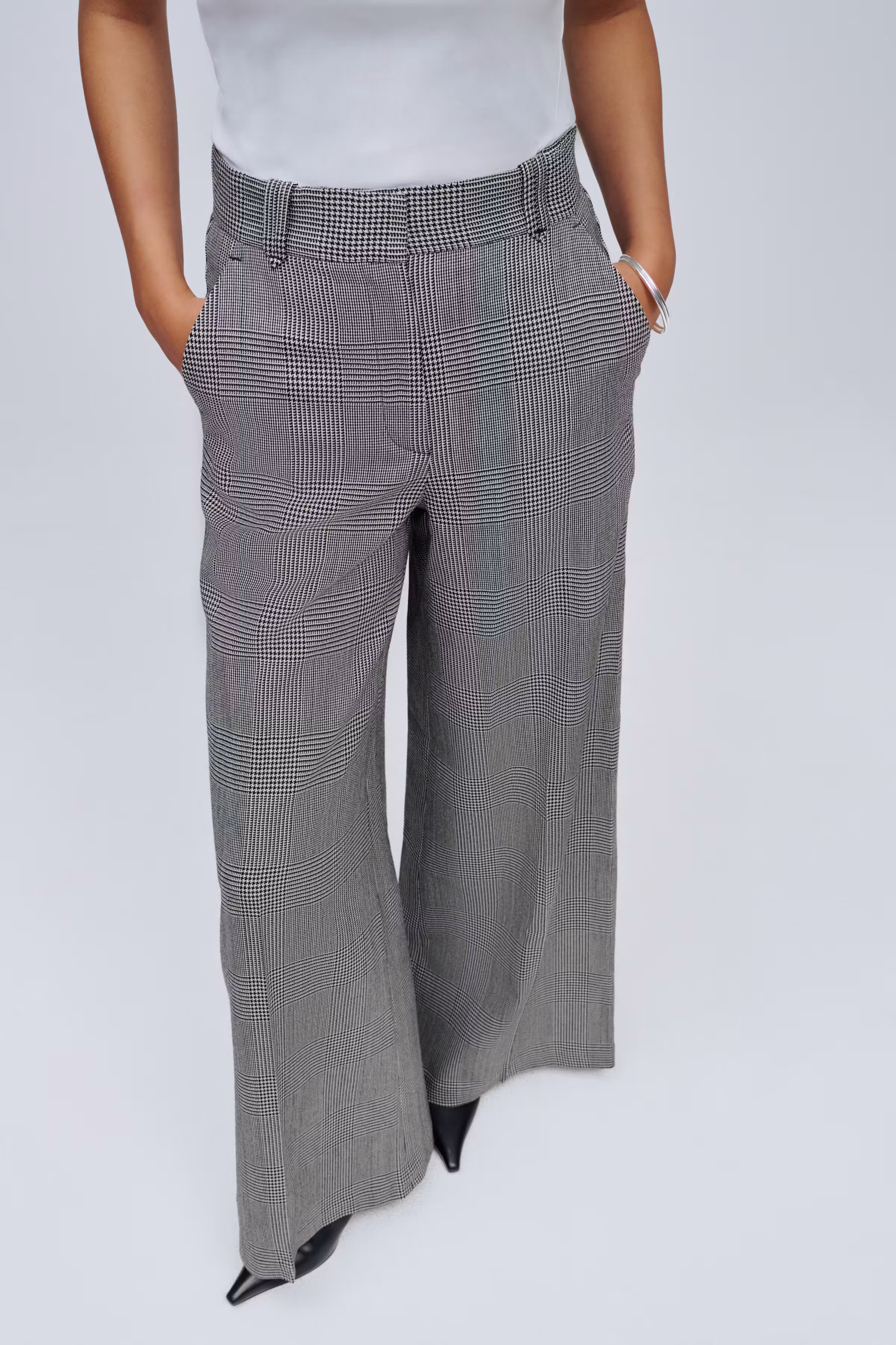 IOPersyia Trousers LOOKBOOK FRONT 30600059-MC2161