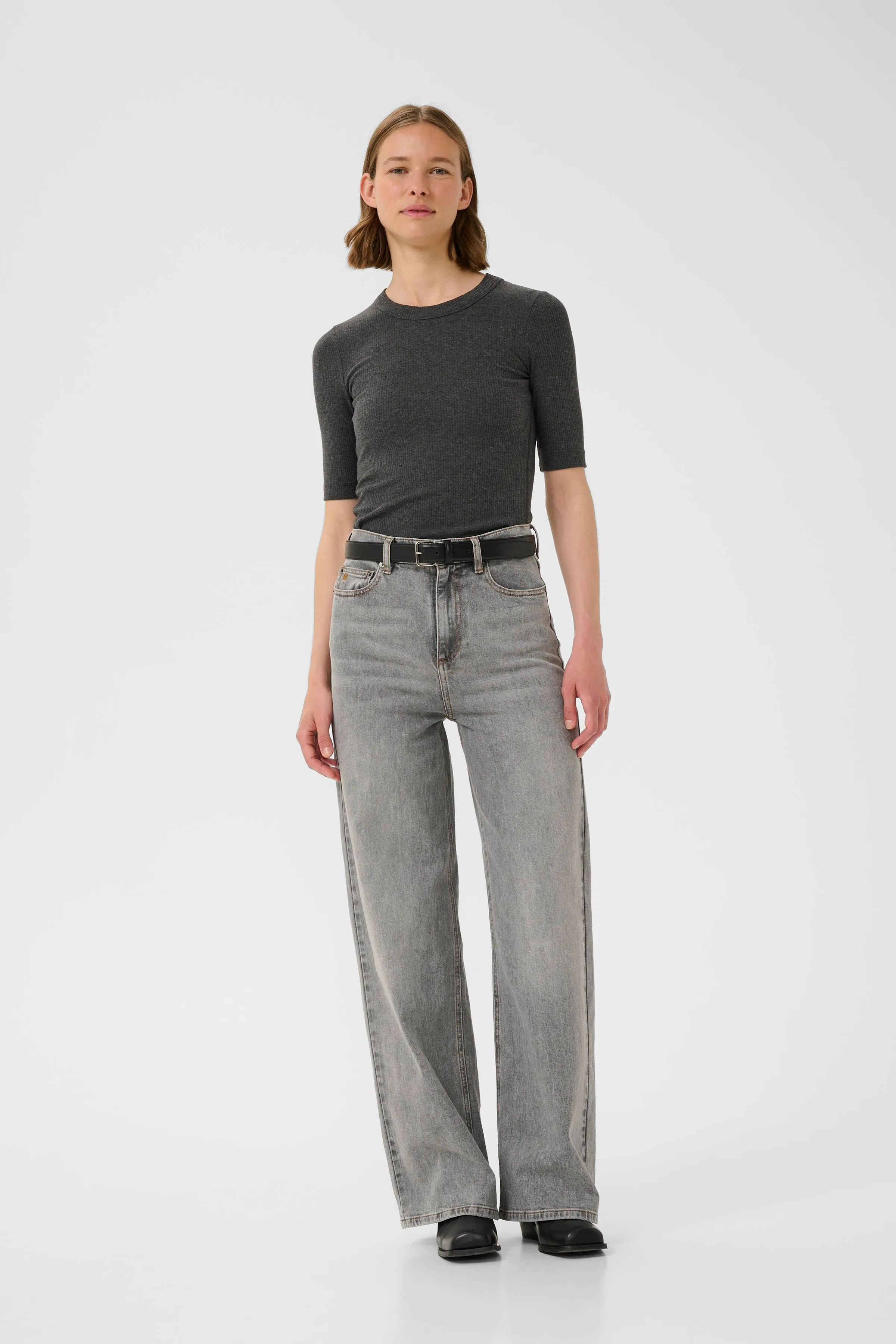 DagnaIW Melange T-shirt LOOKBOOK FRONT 30106864-300596