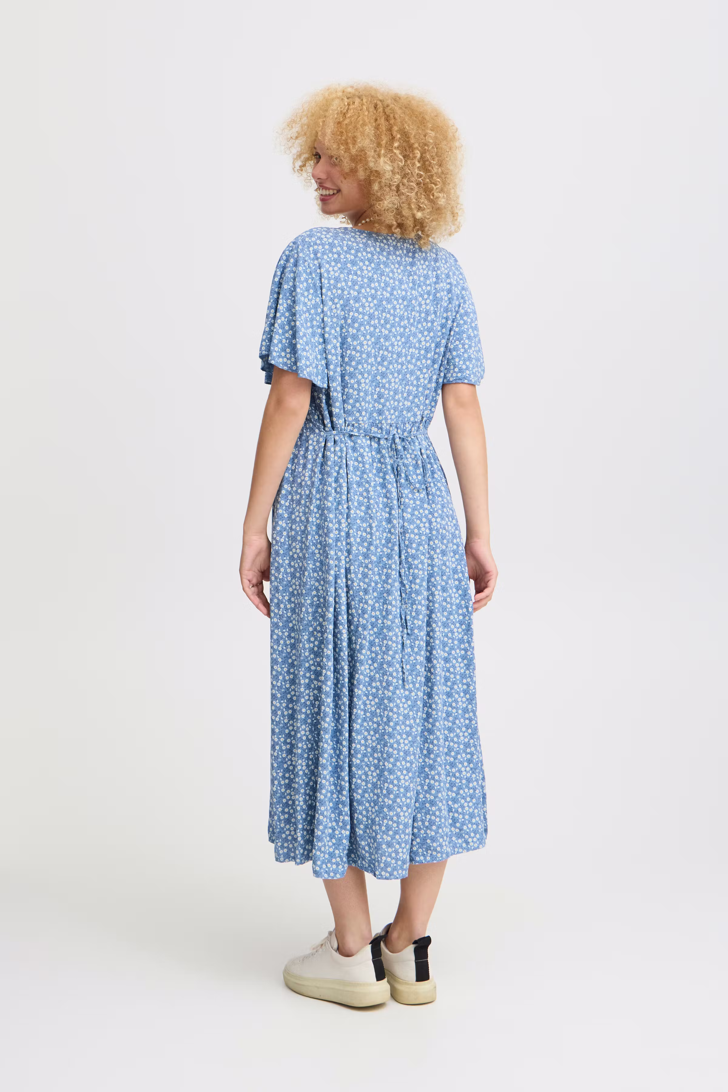 SBGINA Kjole LOOKBOOK BACK 22100685-173912