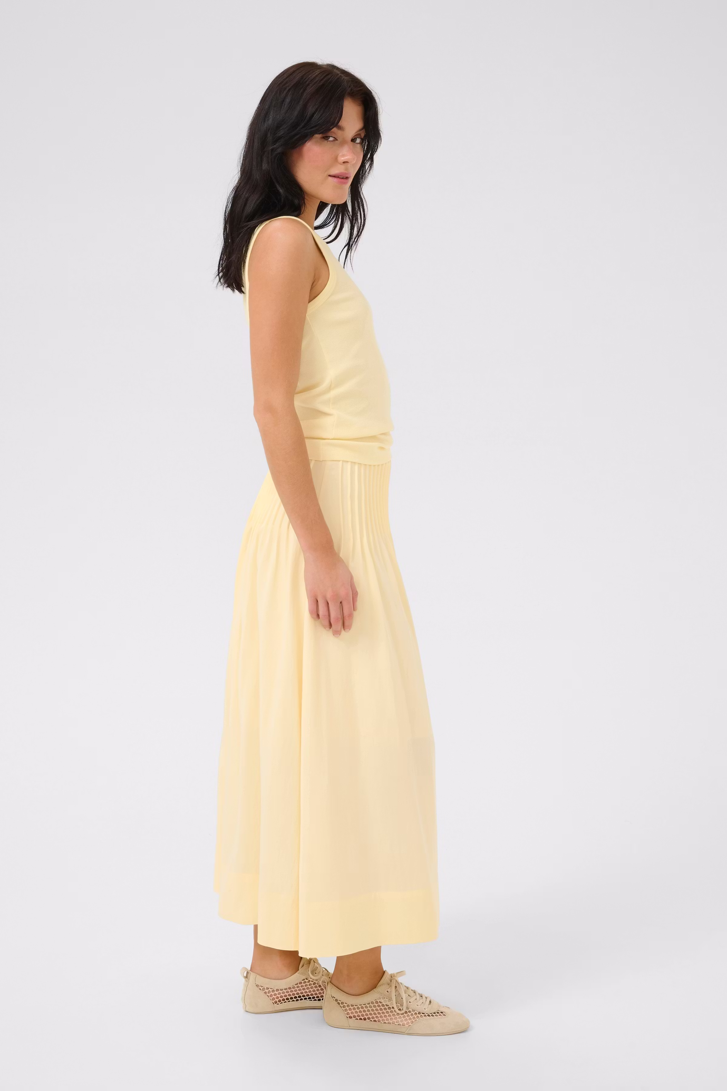 GildaMW Skirt LOOKBOOK FRONT 10705142-120715