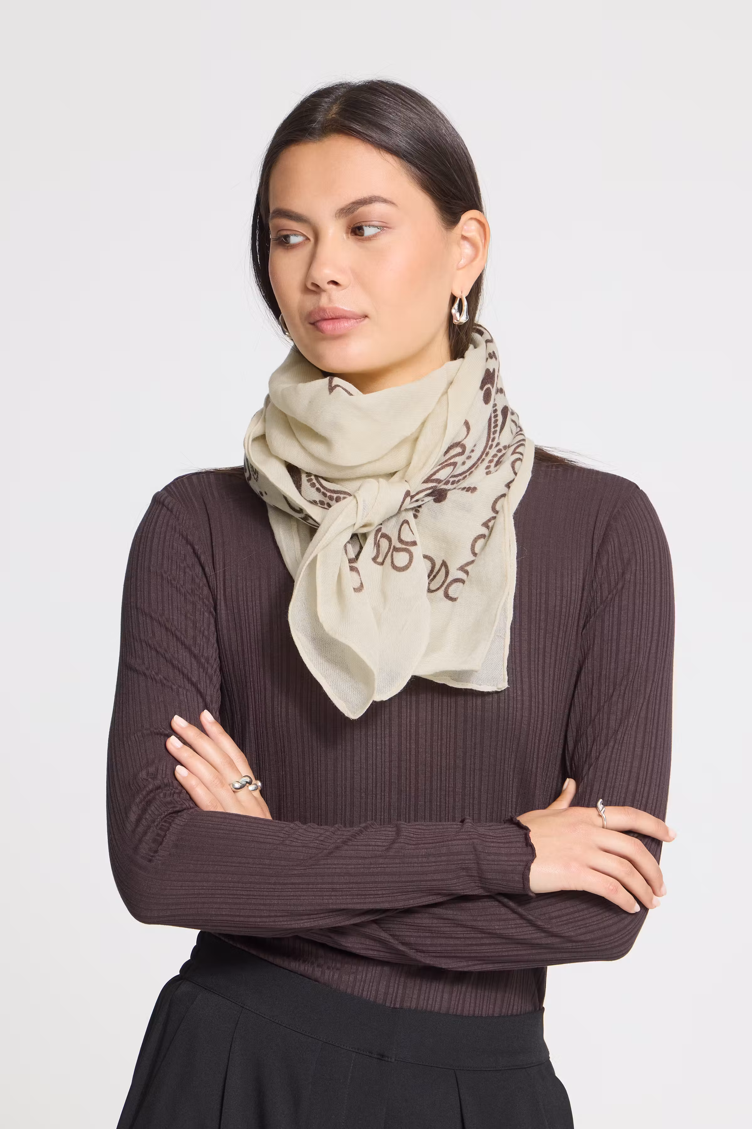 IAMARY Scarf LOOKBOOK FRONT 20126630-130905