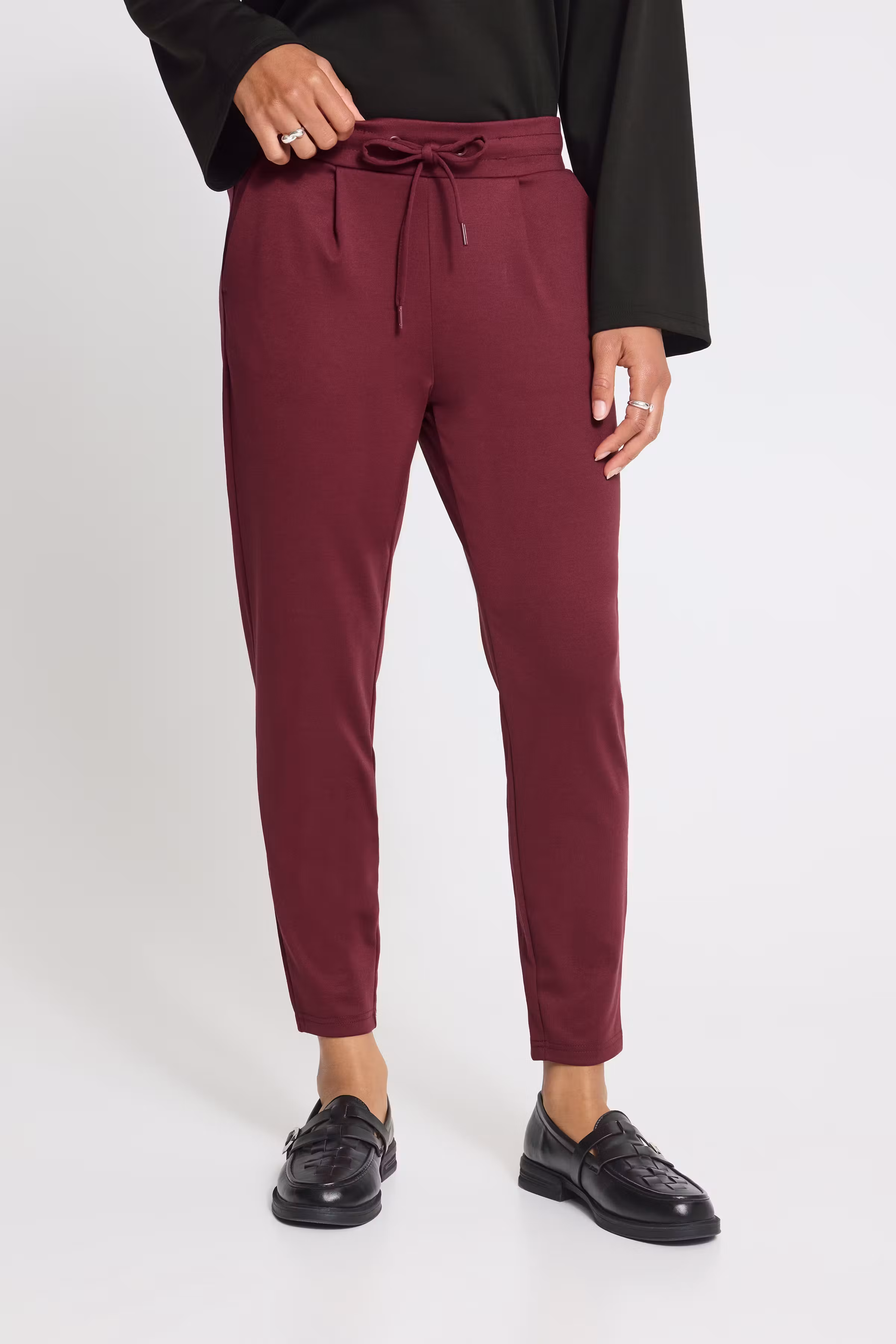 IHKATE Hose LOOKBOOK FRONT 20104757-191522