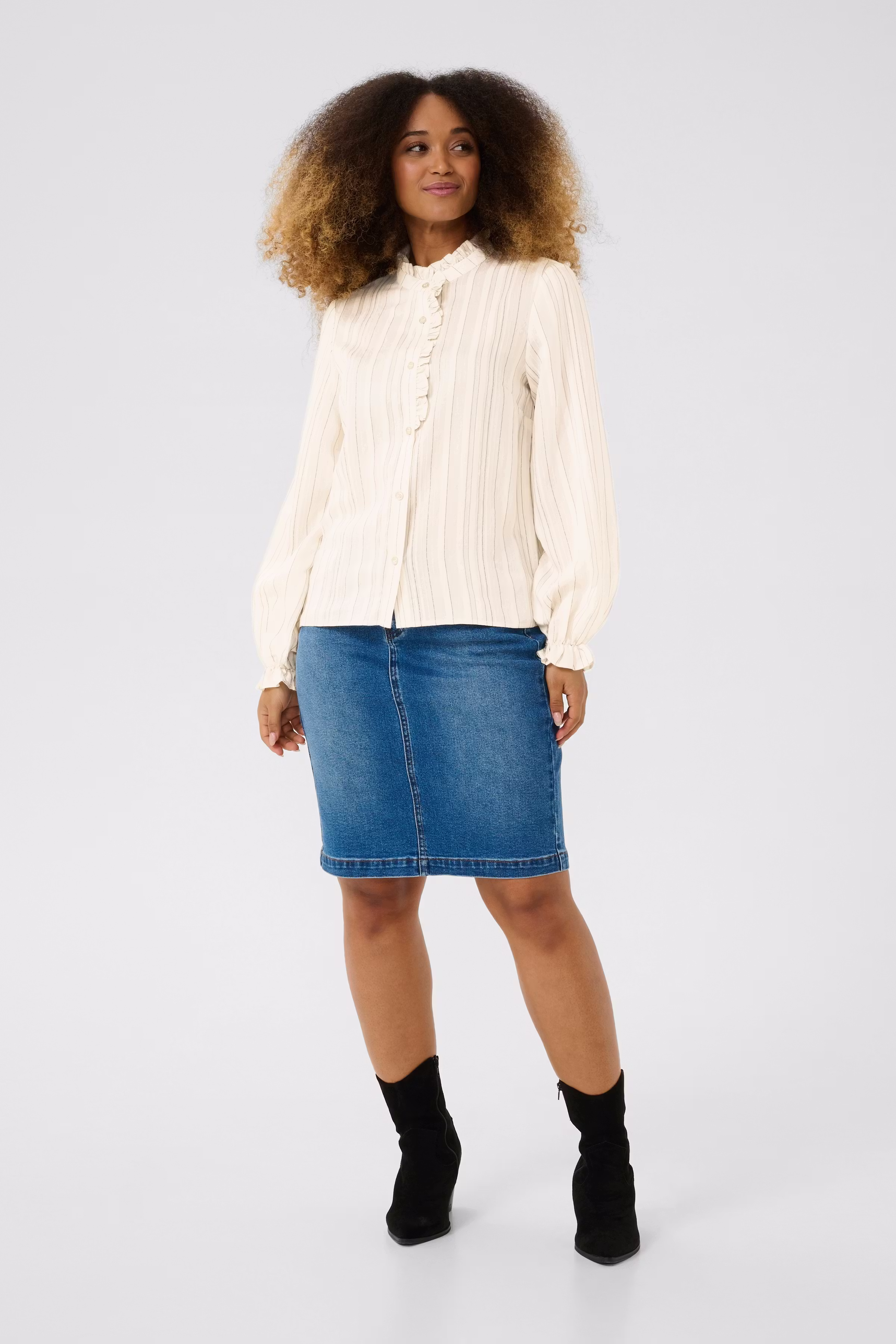 CRVenea Blus LOOKBOOK FRONT 10614069-108452