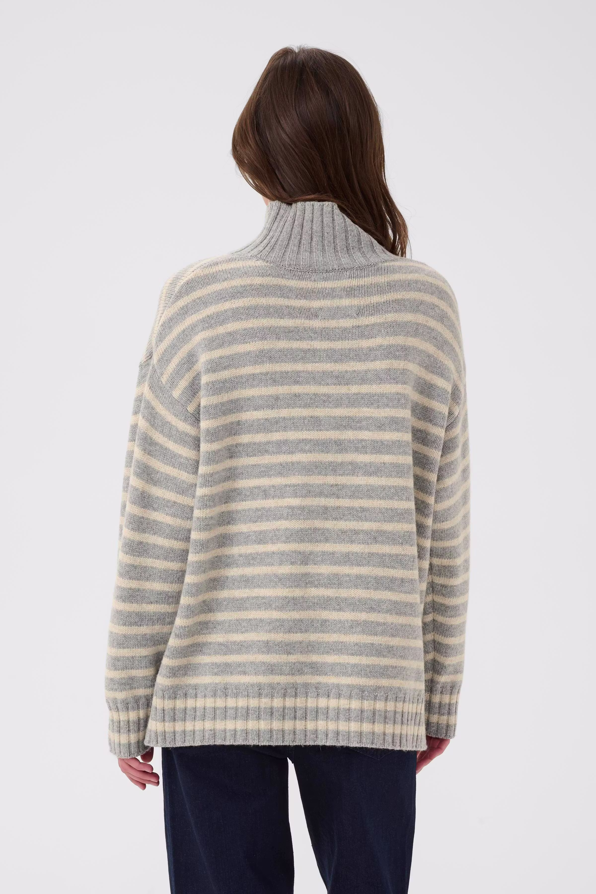 LilyePW Pullover LOOKBOOK BACK 30310116-304251