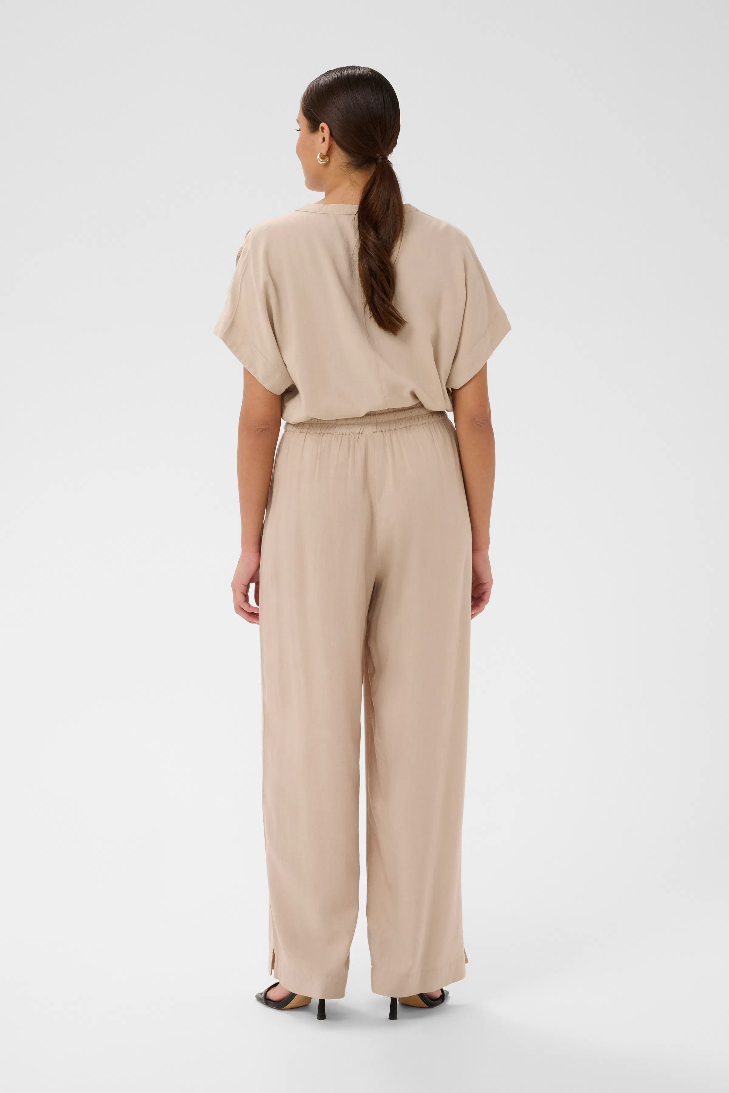 KAmilia Bukser LOOKBOOK BACK 10511467-151305