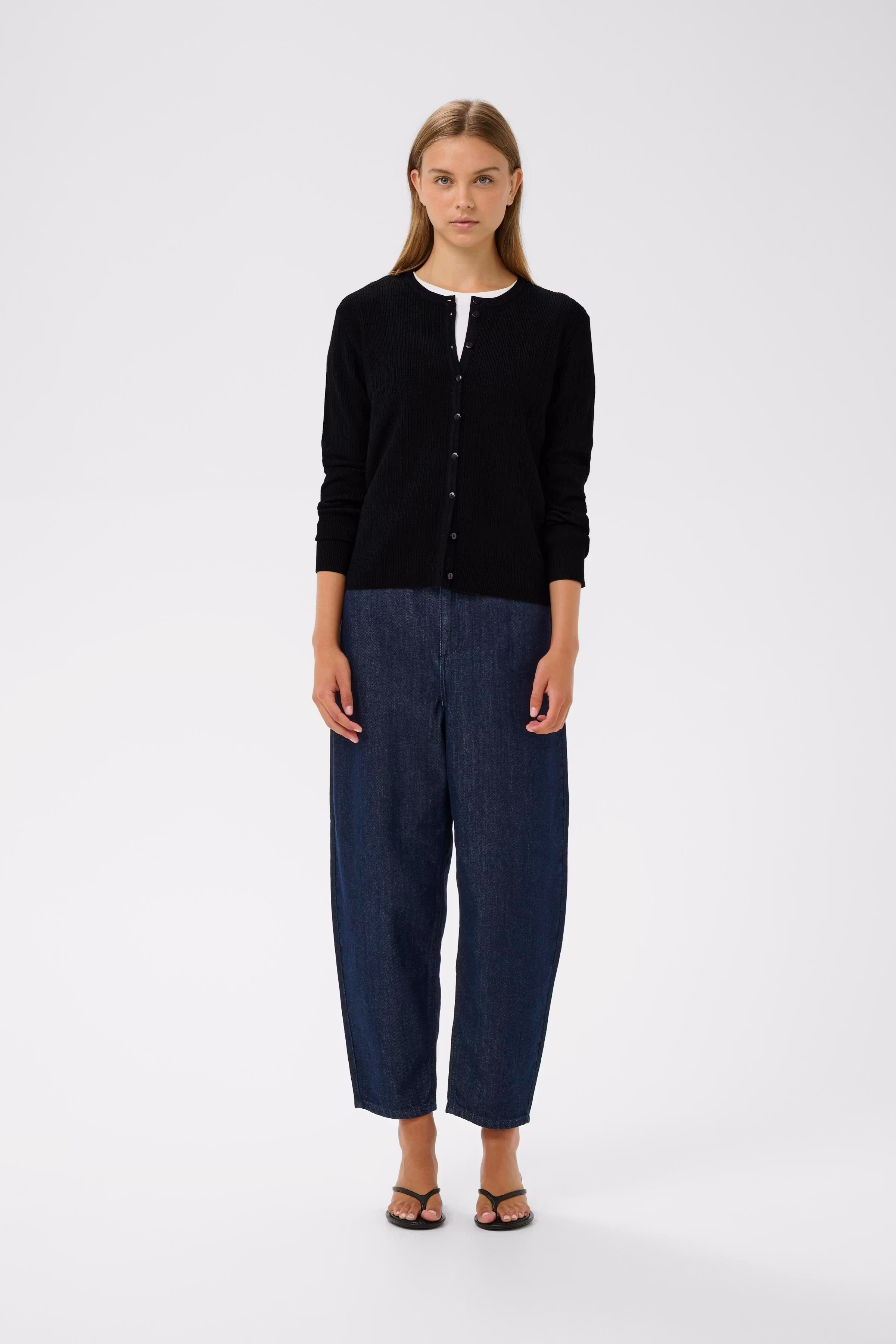 YenahIW Cardigan LOOKBOOK FRONT 30111126-194008