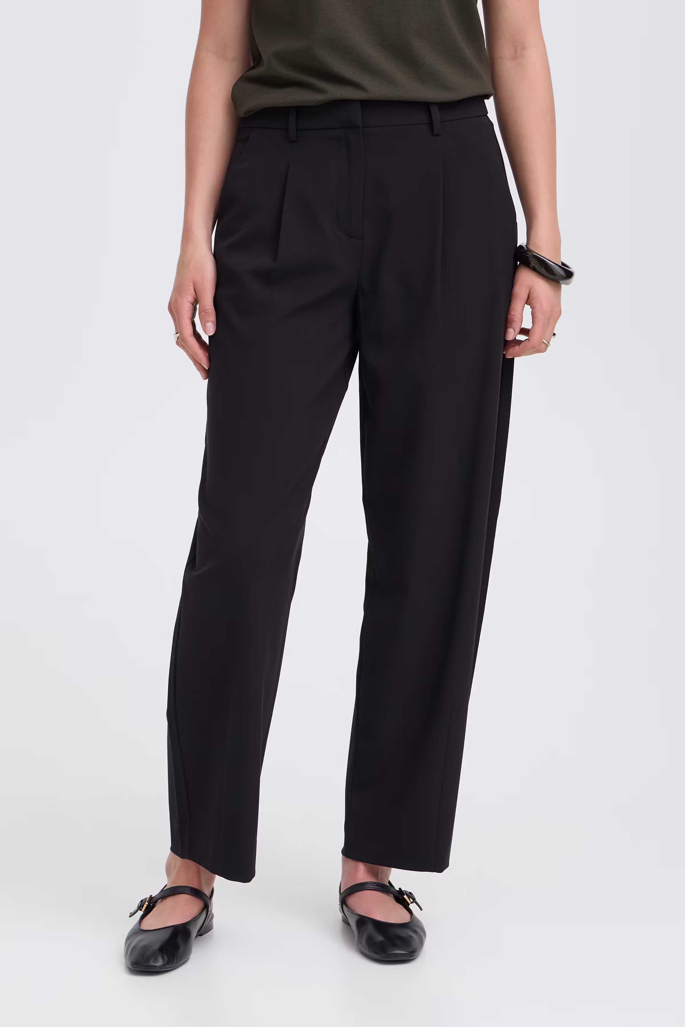 BYDANTA Hose LOOKBOOK FRONT 20819427-194008