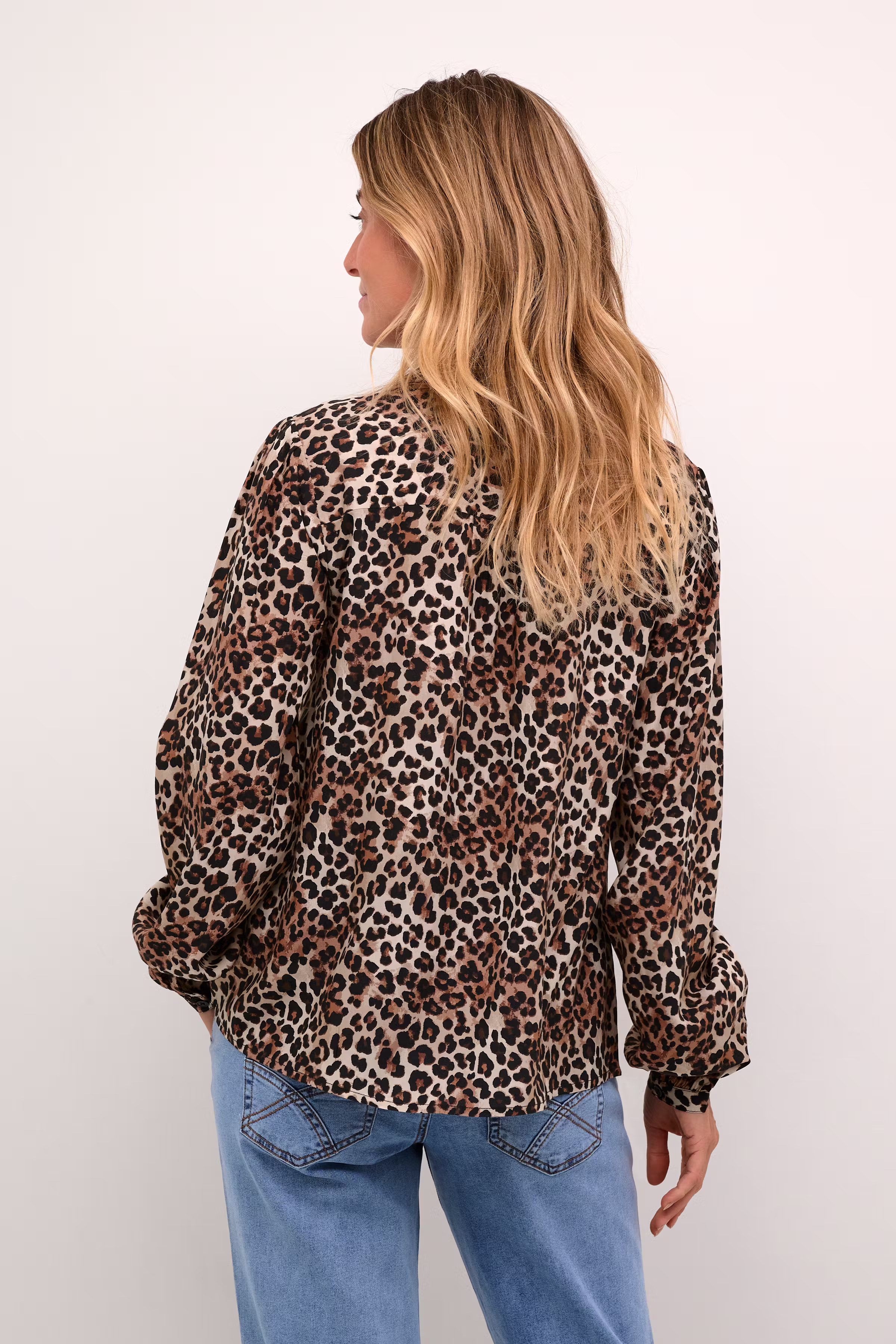 CRTiah Shirt LOOKBOOK BACK 10613218-106929