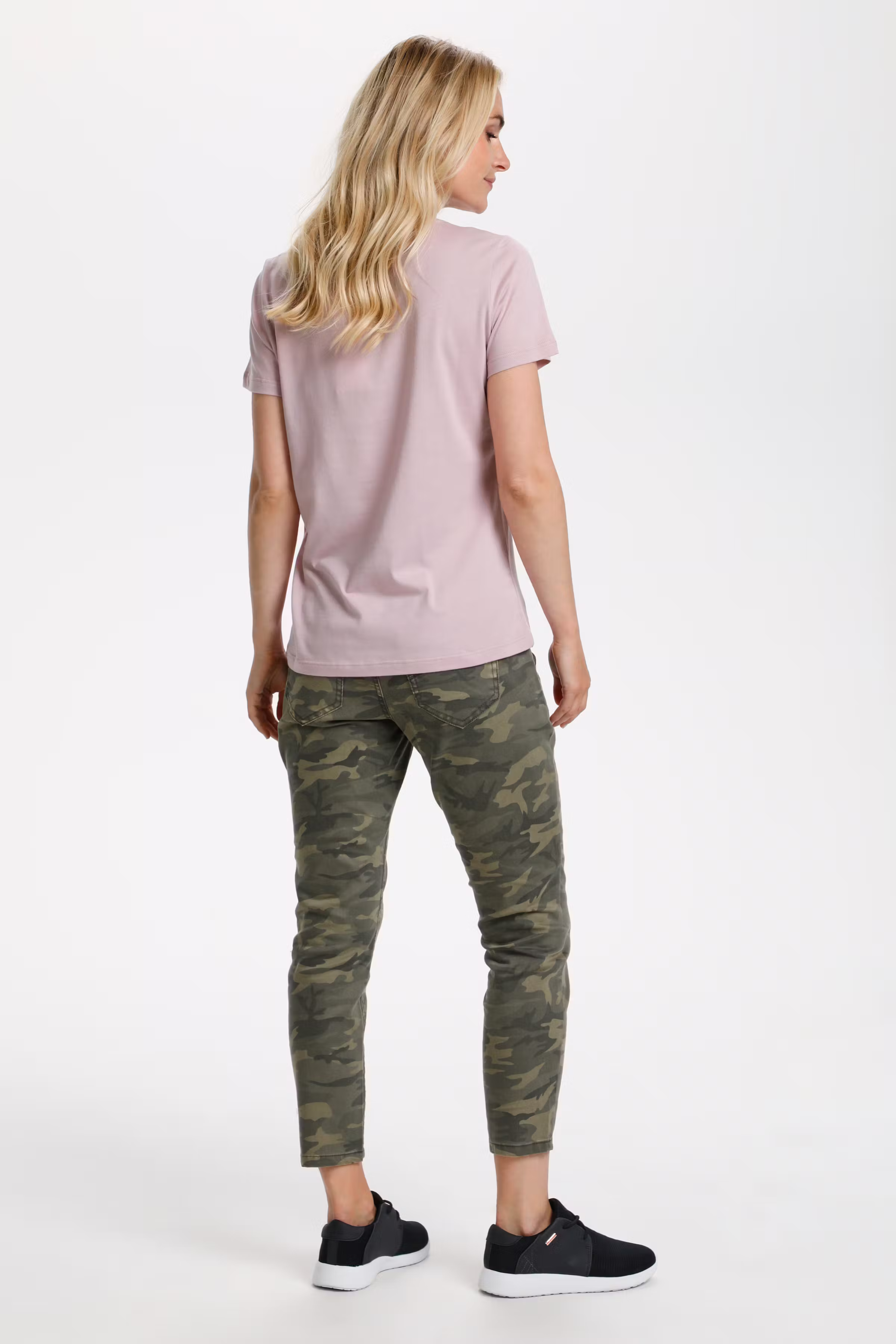 Naia T-shirt LOOKBOOK BACK 10604508-152205