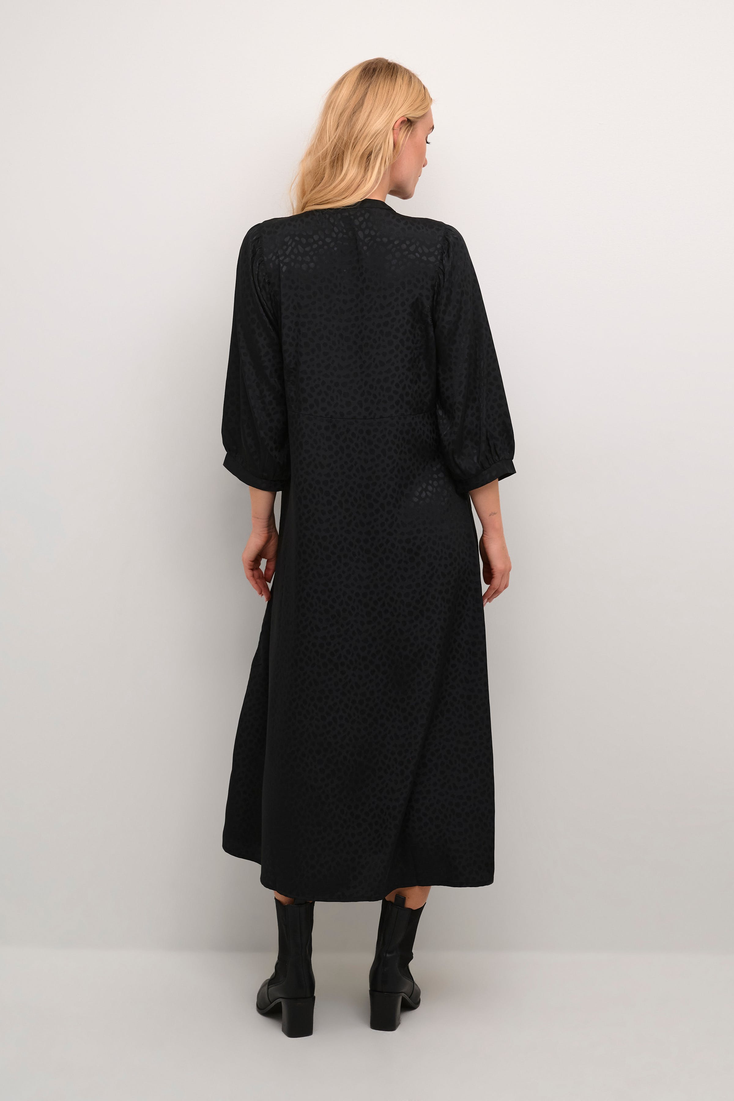 BPcornelia Kleid LOOKBOOK BACK 10590587-100121B