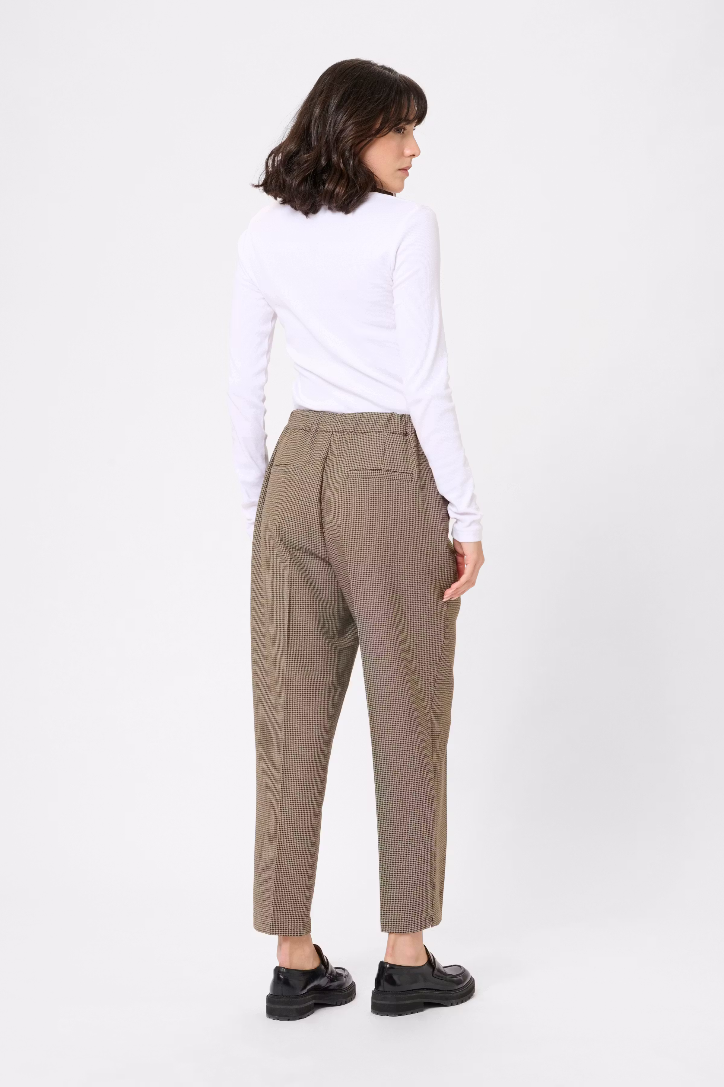 KAelyah Trousers LOOKBOOK BACK 10510848-108548