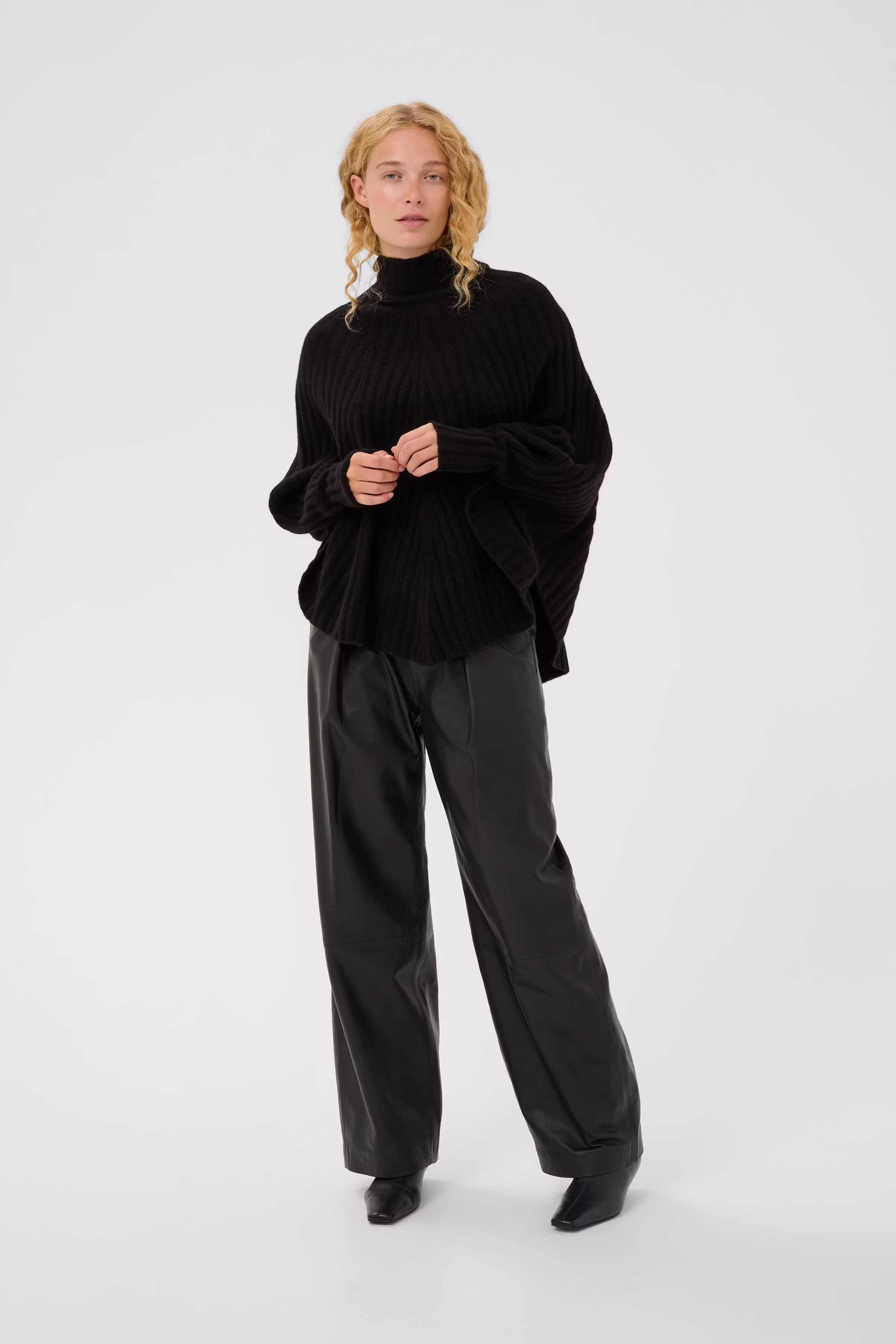 NABAAIW Poncho LOOKBOOK FRONT 30112166-194008