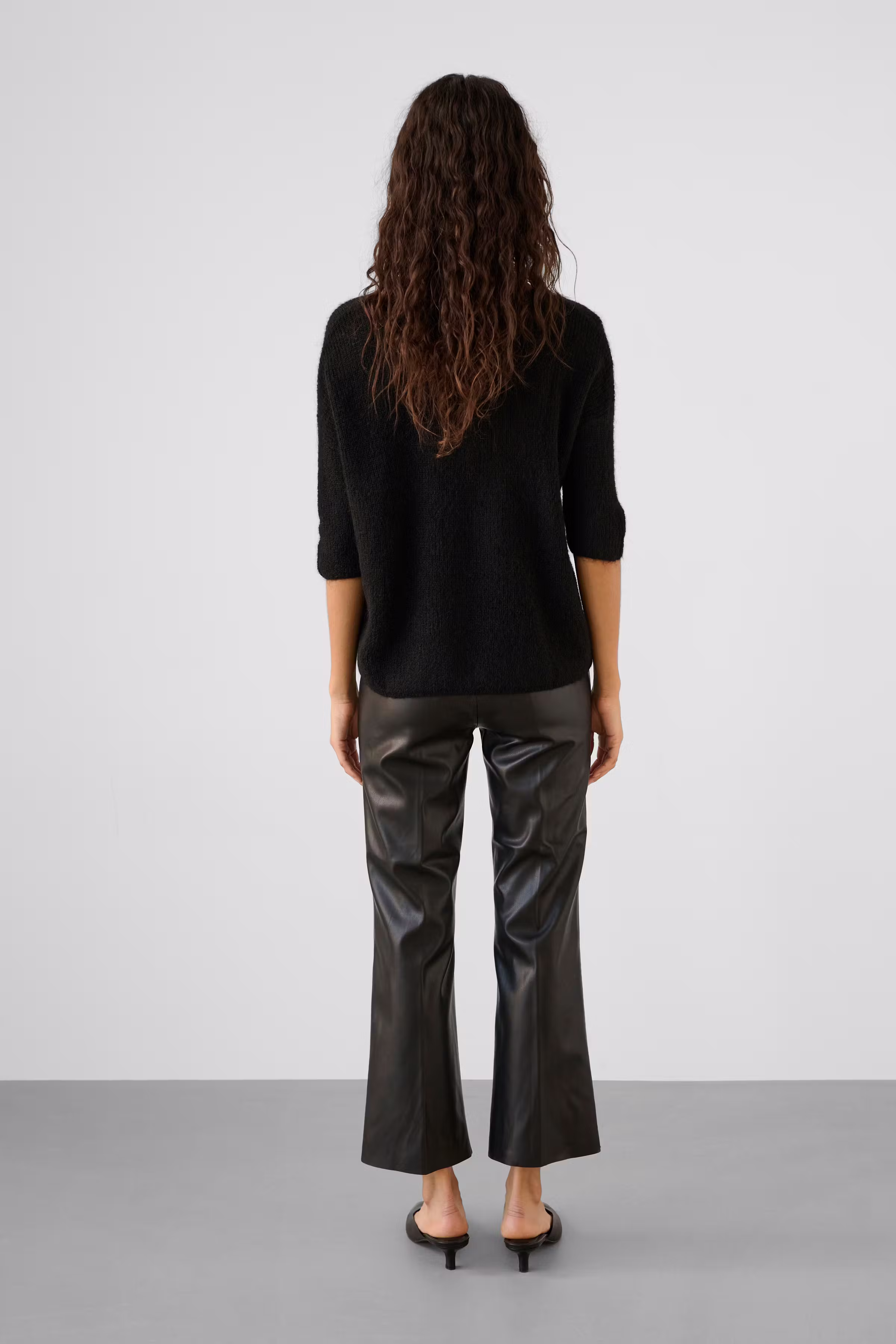 Tuesday Pullover LOOKBOOK BACK 30400427-194008