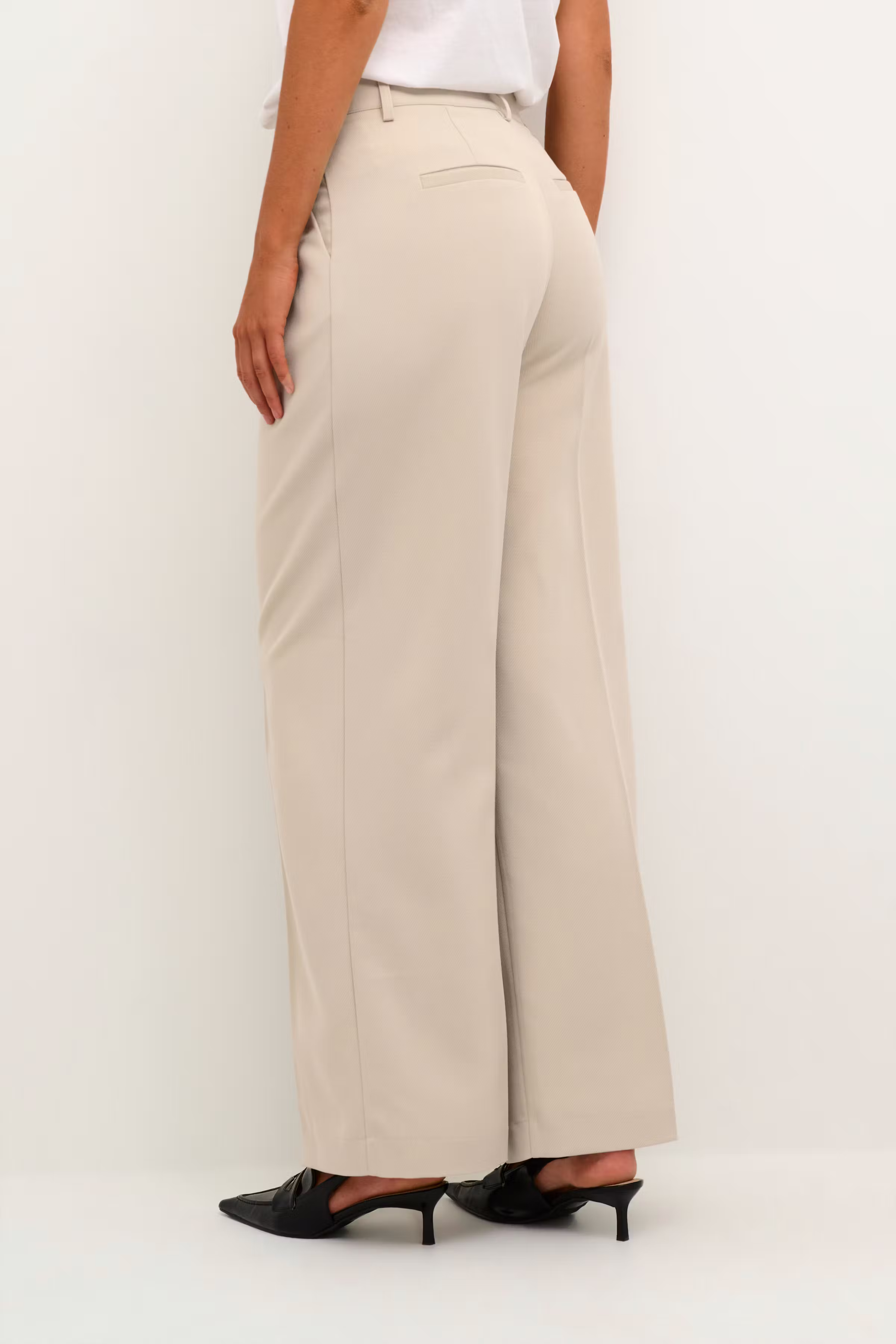 KAelona Hose LOOKBOOK BACK 10508366-151305