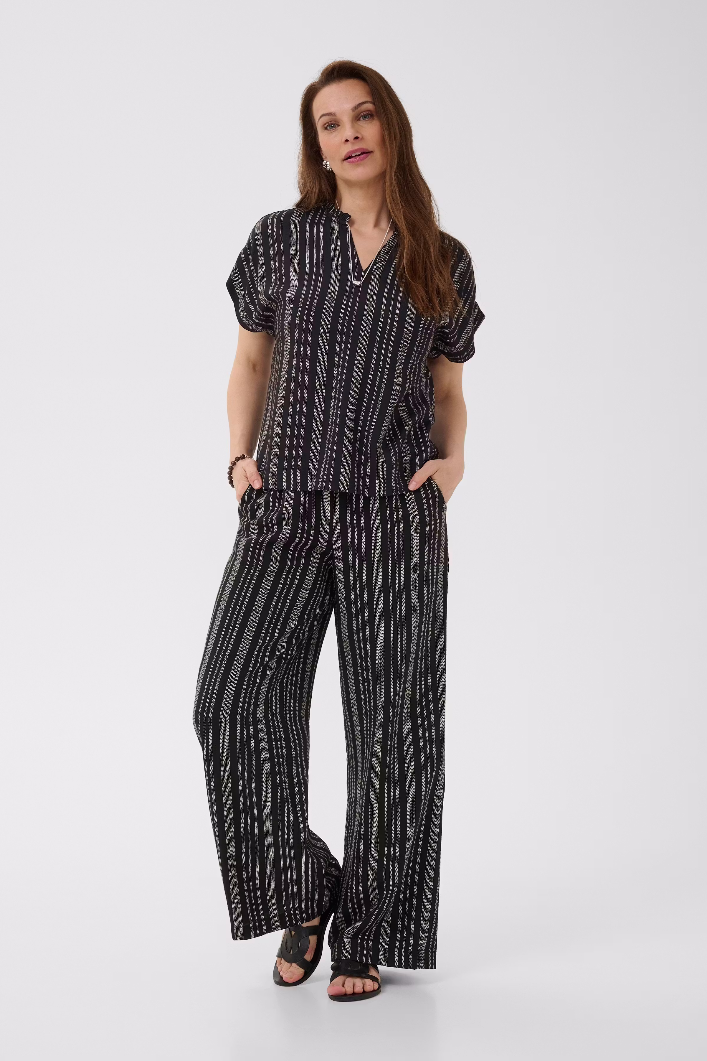 BPkora Blouse LOOKBOOK FRONT 40200193-109993
