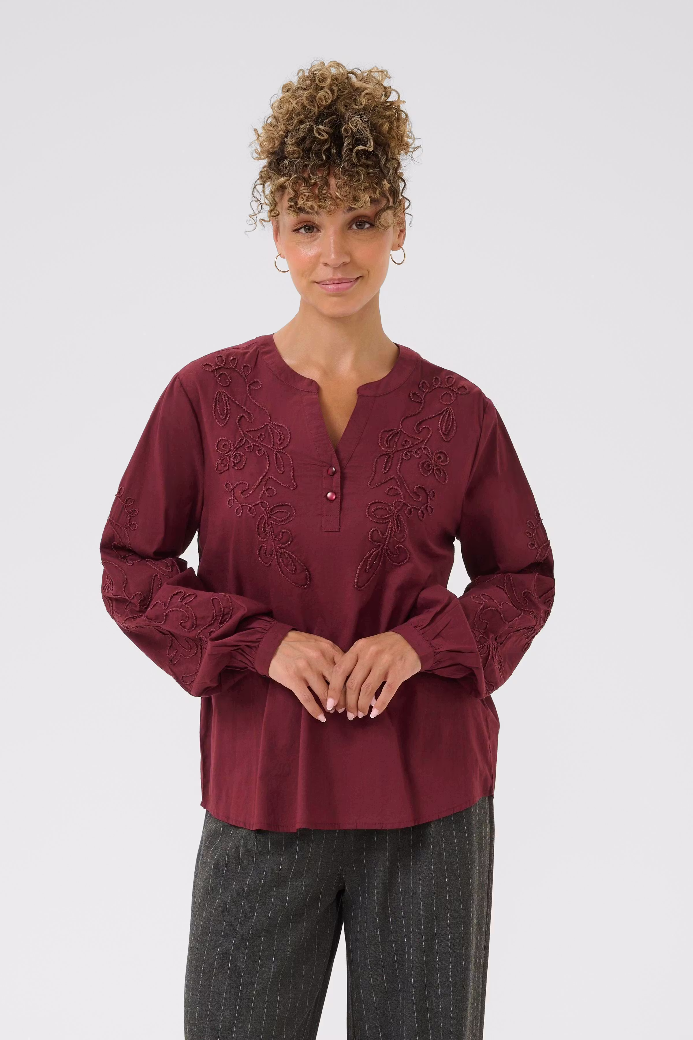 CRVia Blouse LOOKBOOK FRONT 10614398-191522