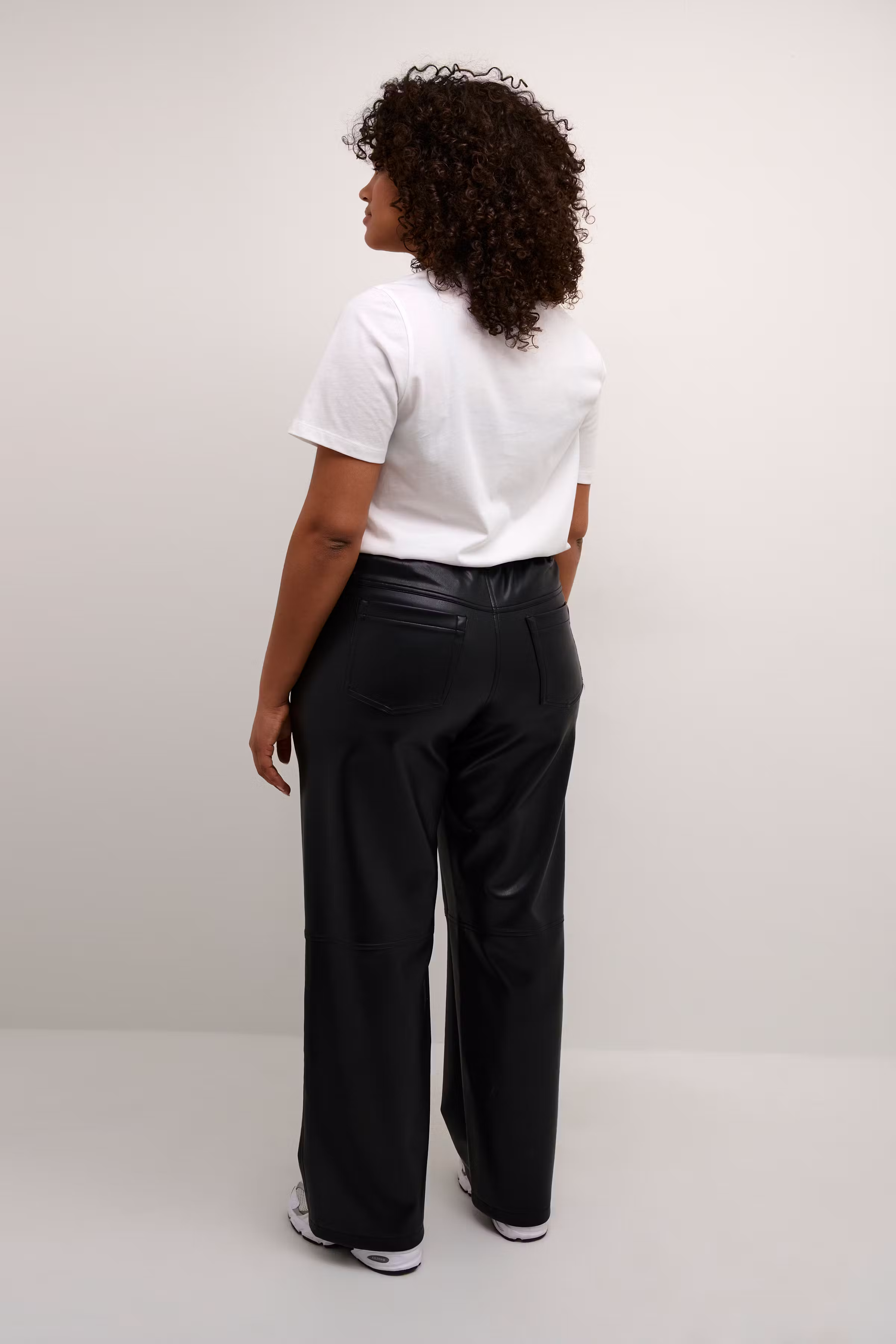 KCnalina Trousers LOOKBOOK BACK 10581959-100121