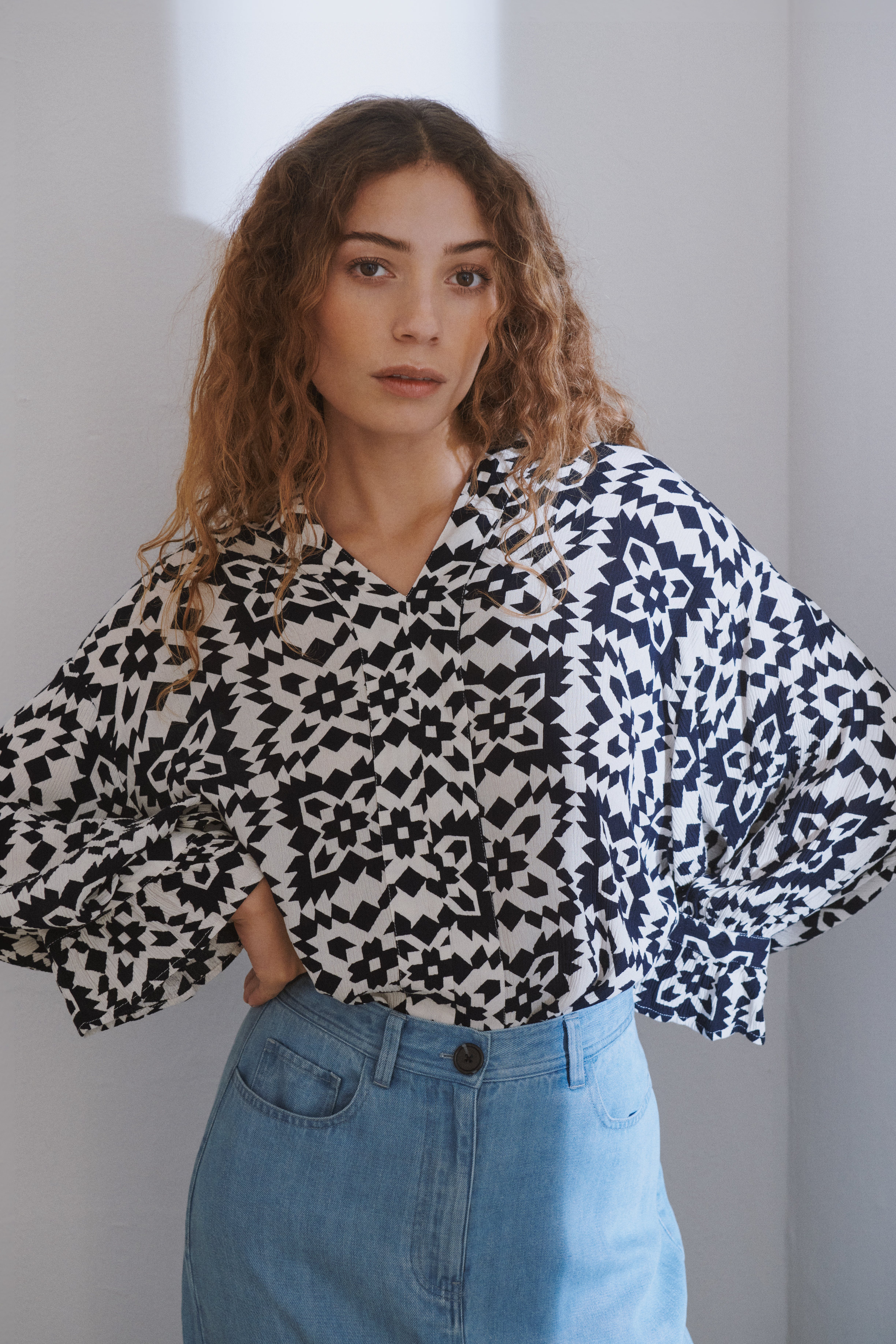 SLZaya Blus LOCATION NONE 30407200-302588