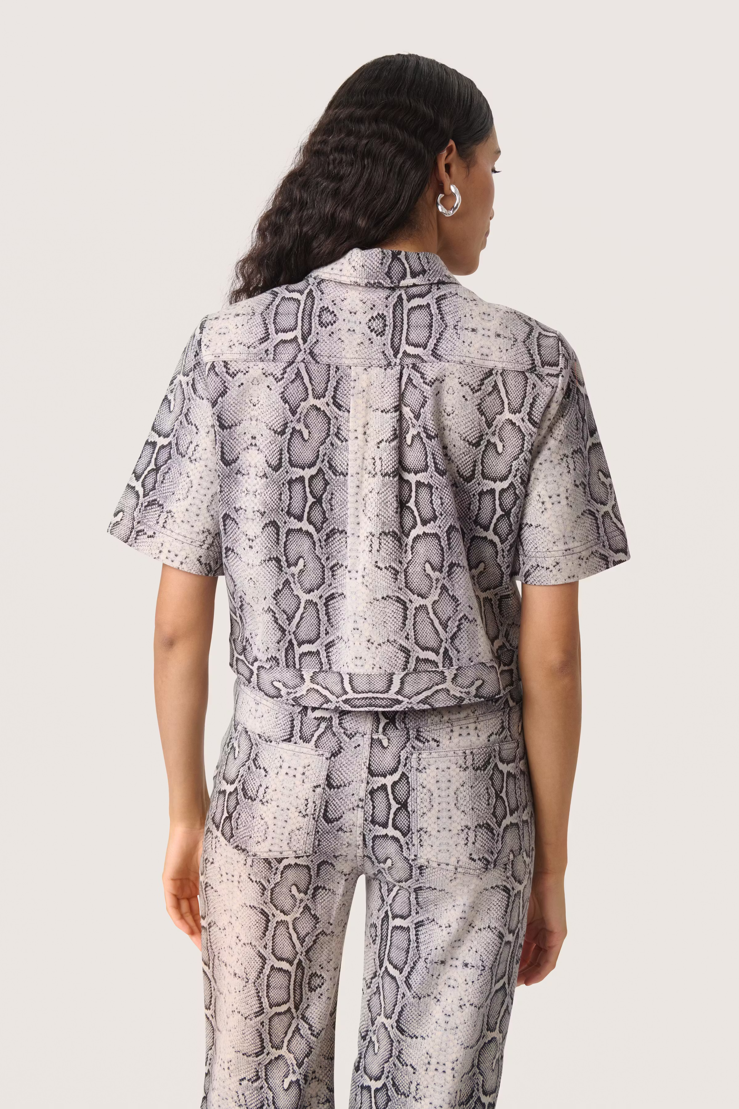 SLSandja Shirt LOOKBOOK BACK 30408331-303725