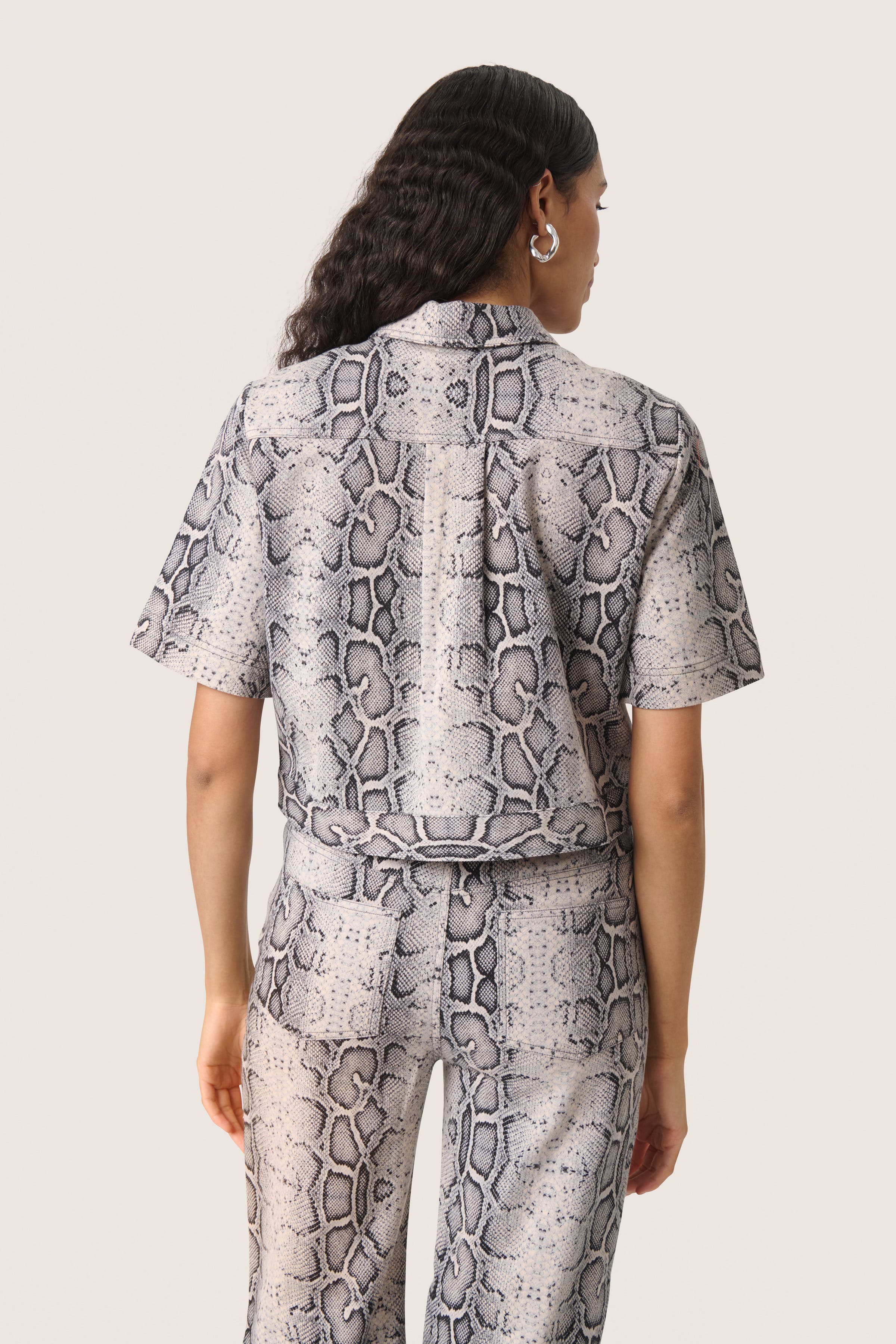 SLSandja Hemd LOOKBOOK BACK 30408331-303725