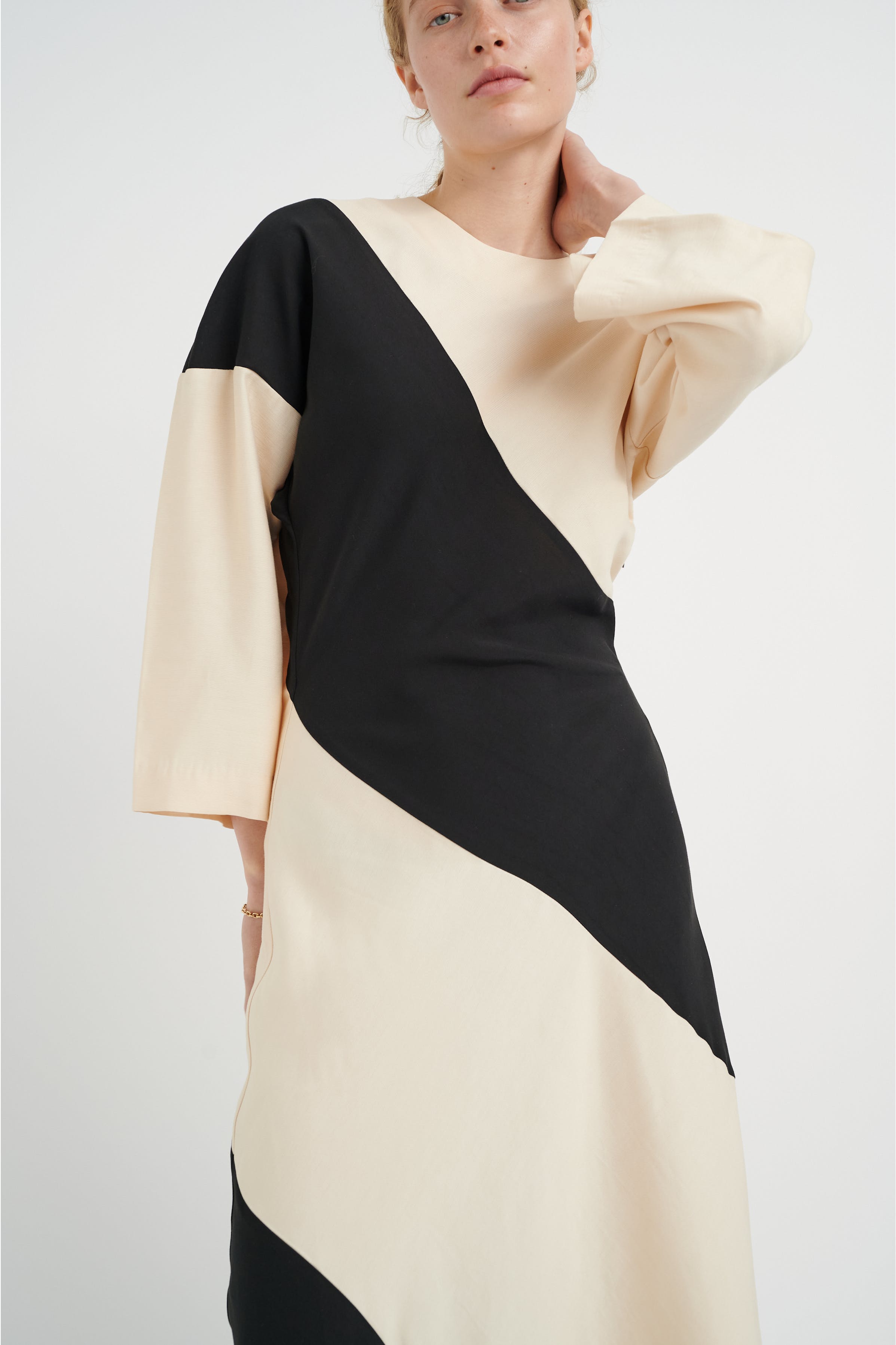 SharlaIW Kjole LOOKBOOK DETAIL 30107908-301698