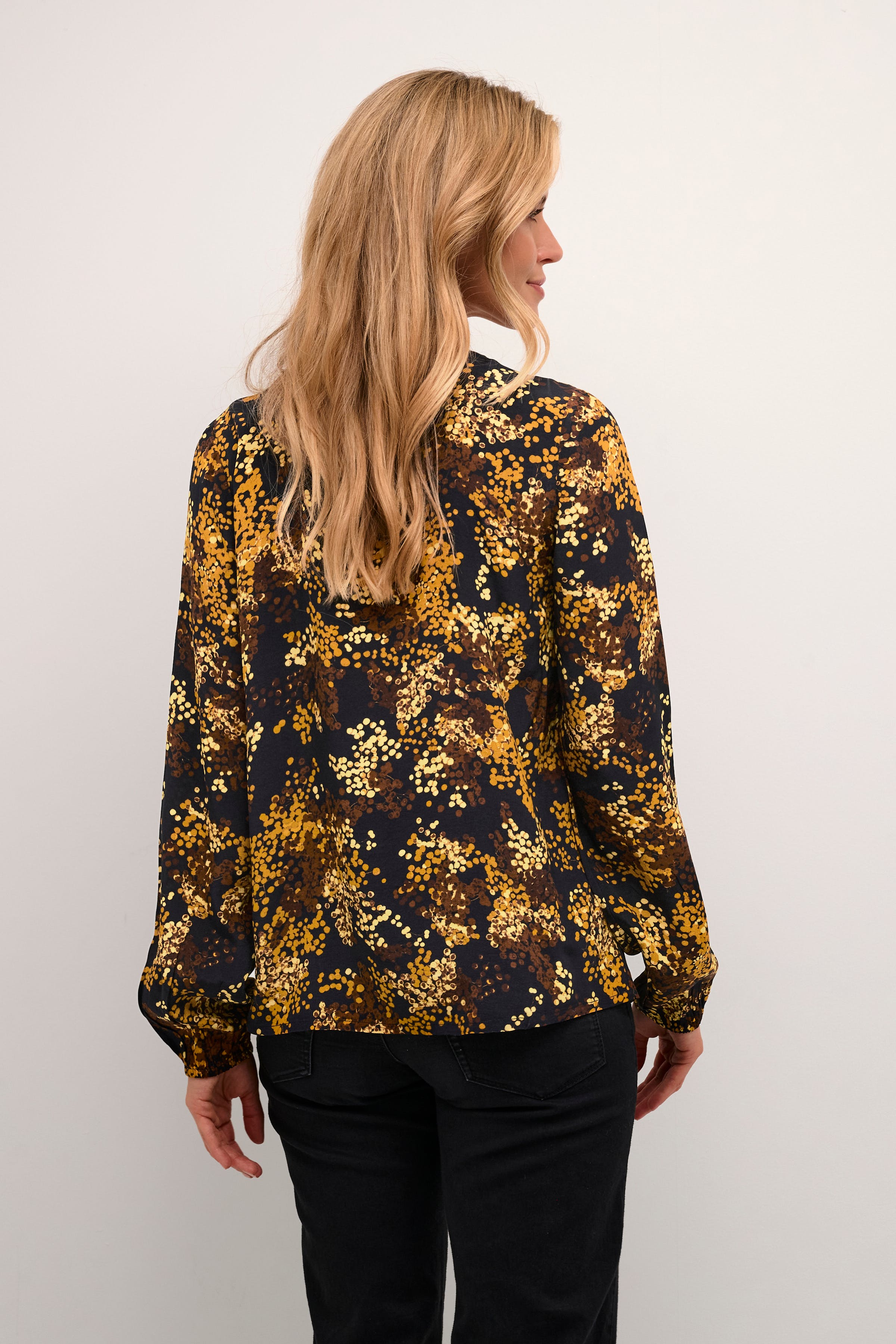 BPliana Bluse LOOKBOOK BACK 10590545-105093B