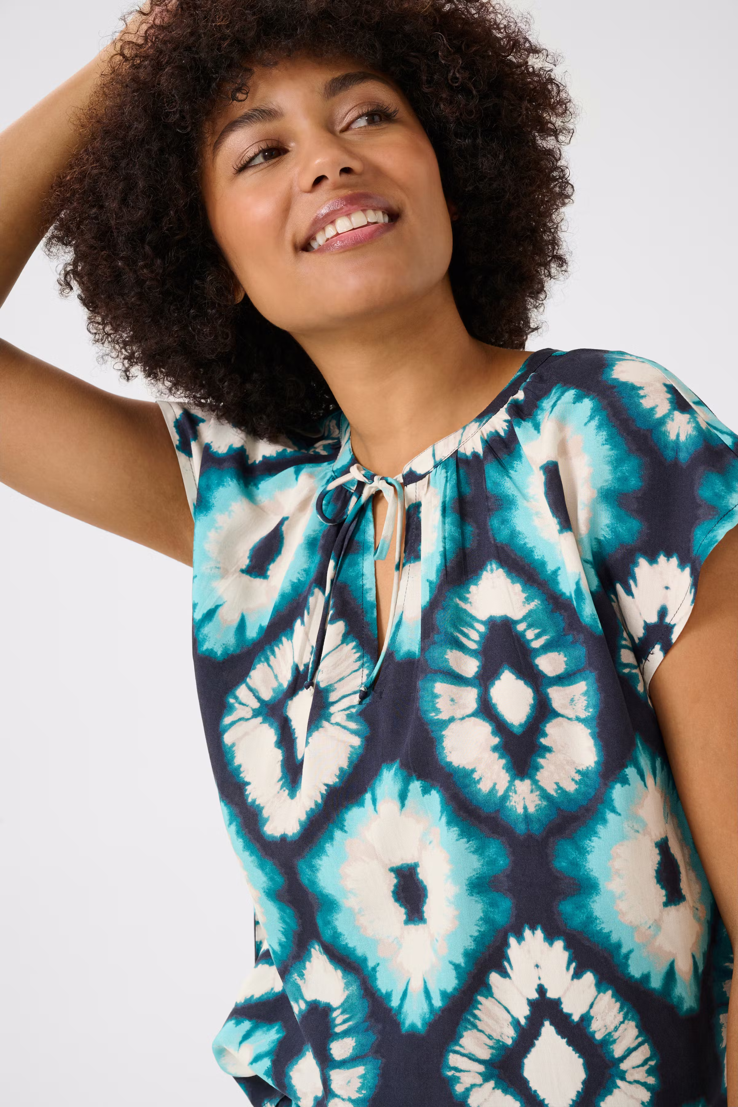 CRTiah Bluse LOOKBOOK DETAIL 10613602-107522