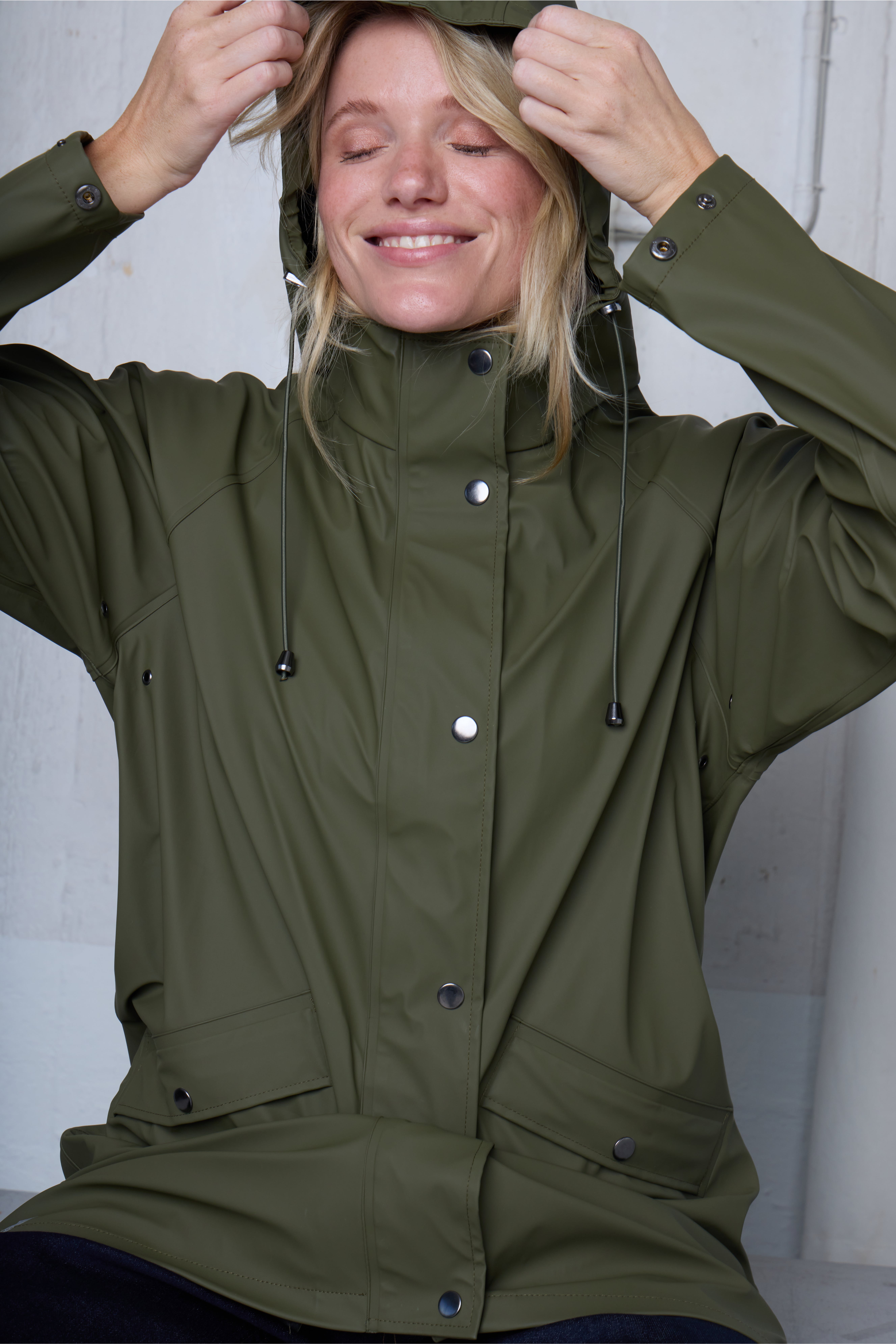 IHTAZI RAINCOAT LOCATION NONE 20102965-13024