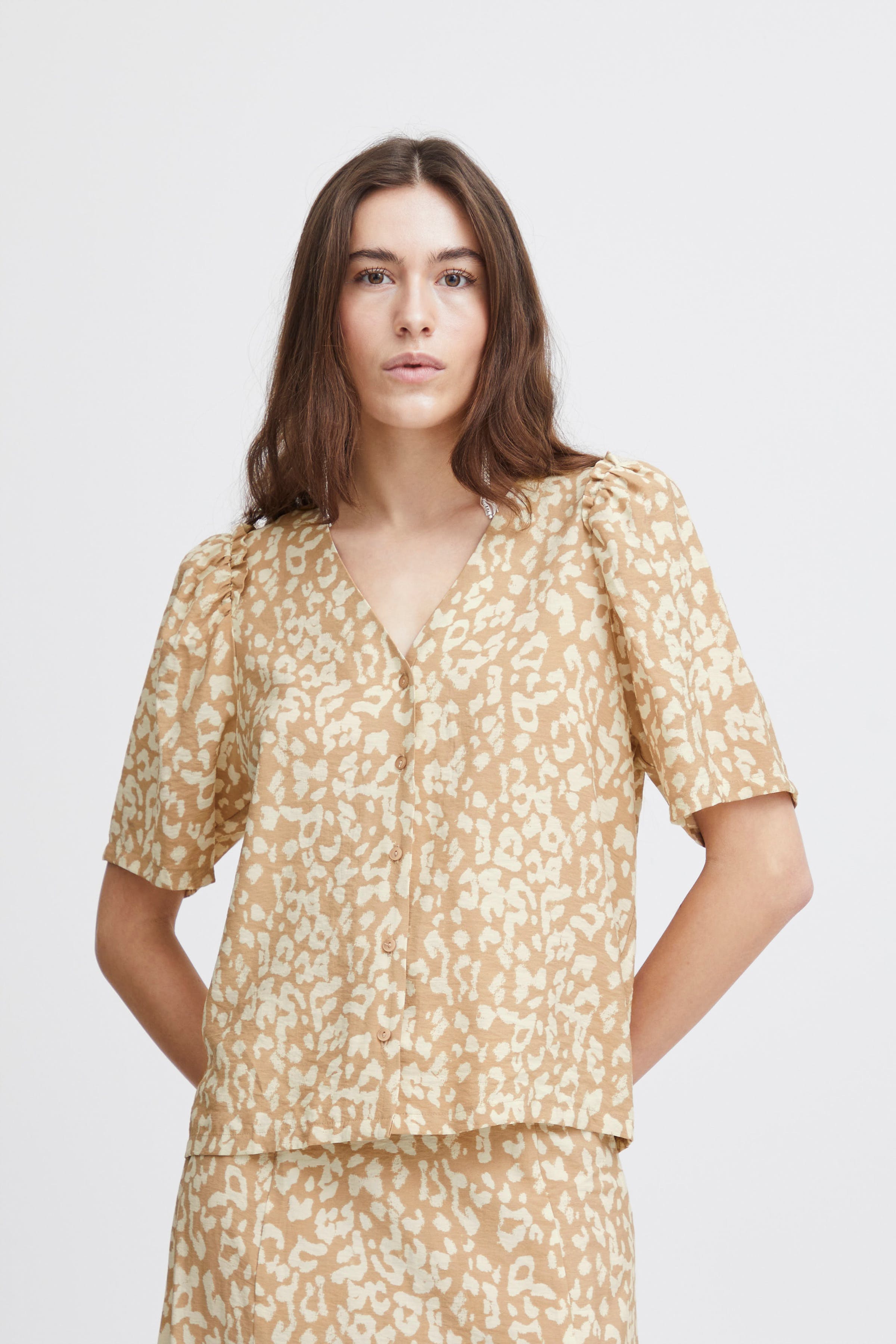 IHTAMIKO Skjorta LOOKBOOK FRONT 20121189-203044