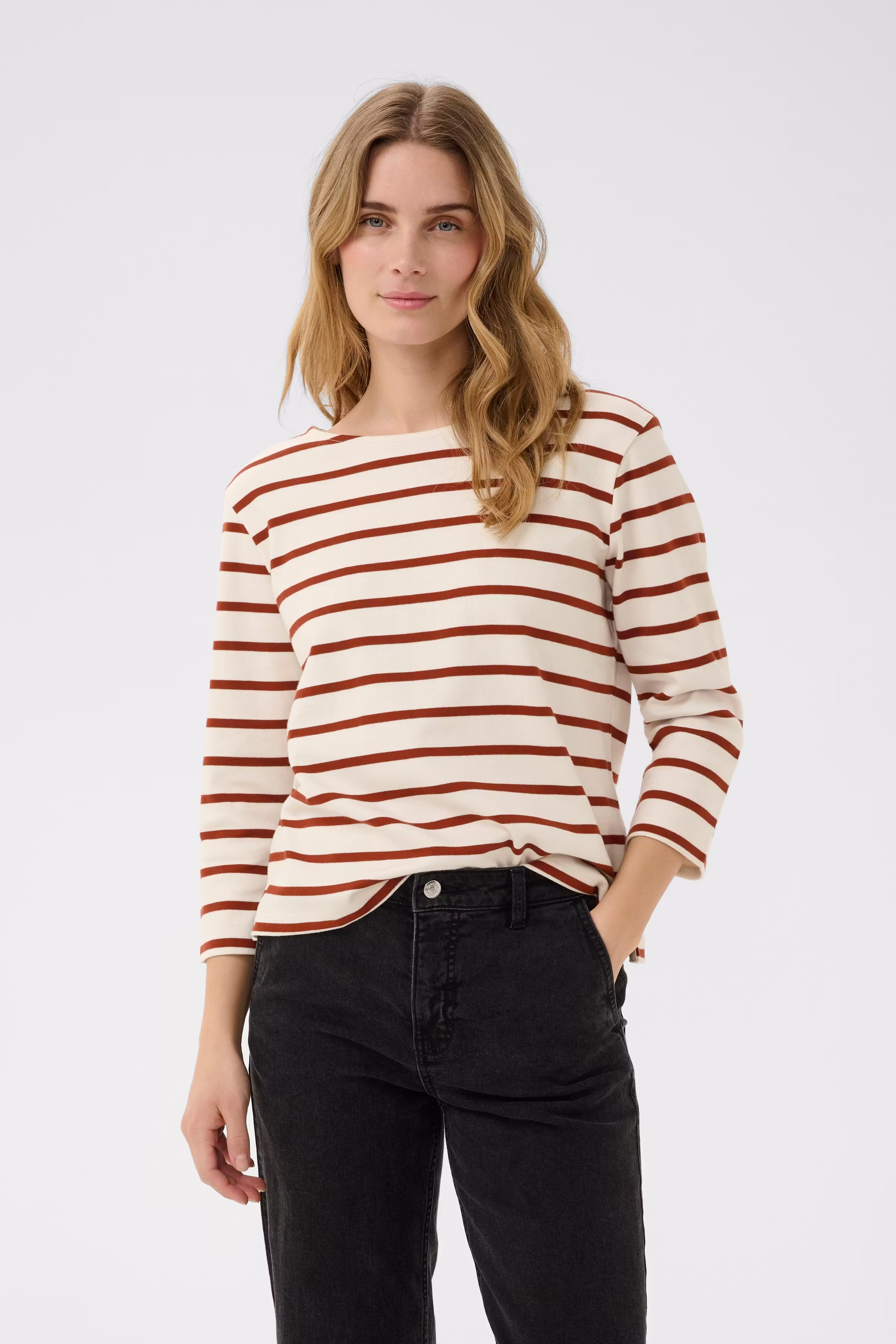NelaPW T-shirt LOOKBOOK FRONT 30309864-305146