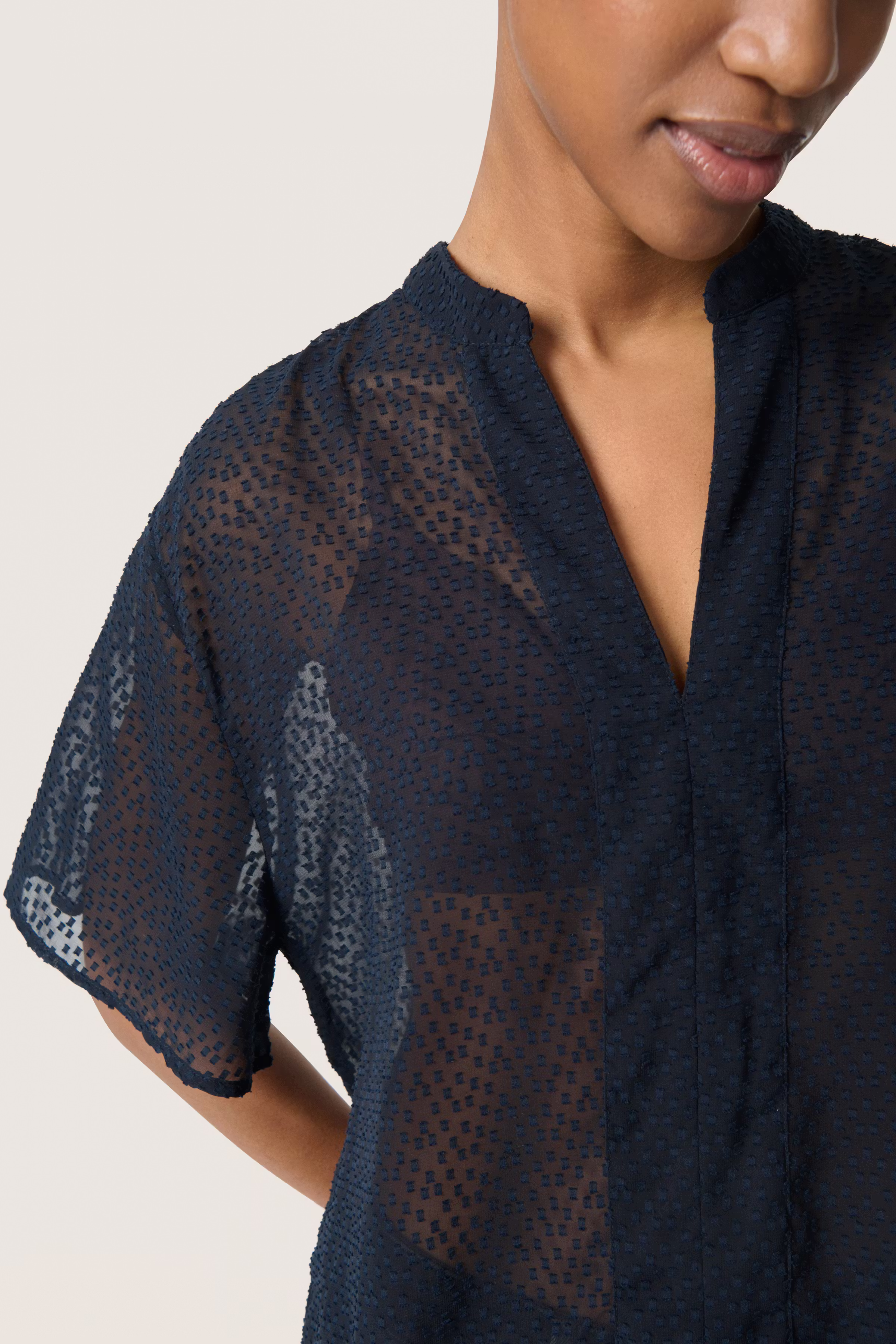 SLCammelie Blouse LOOKBOOK DETAIL 30408235-193924