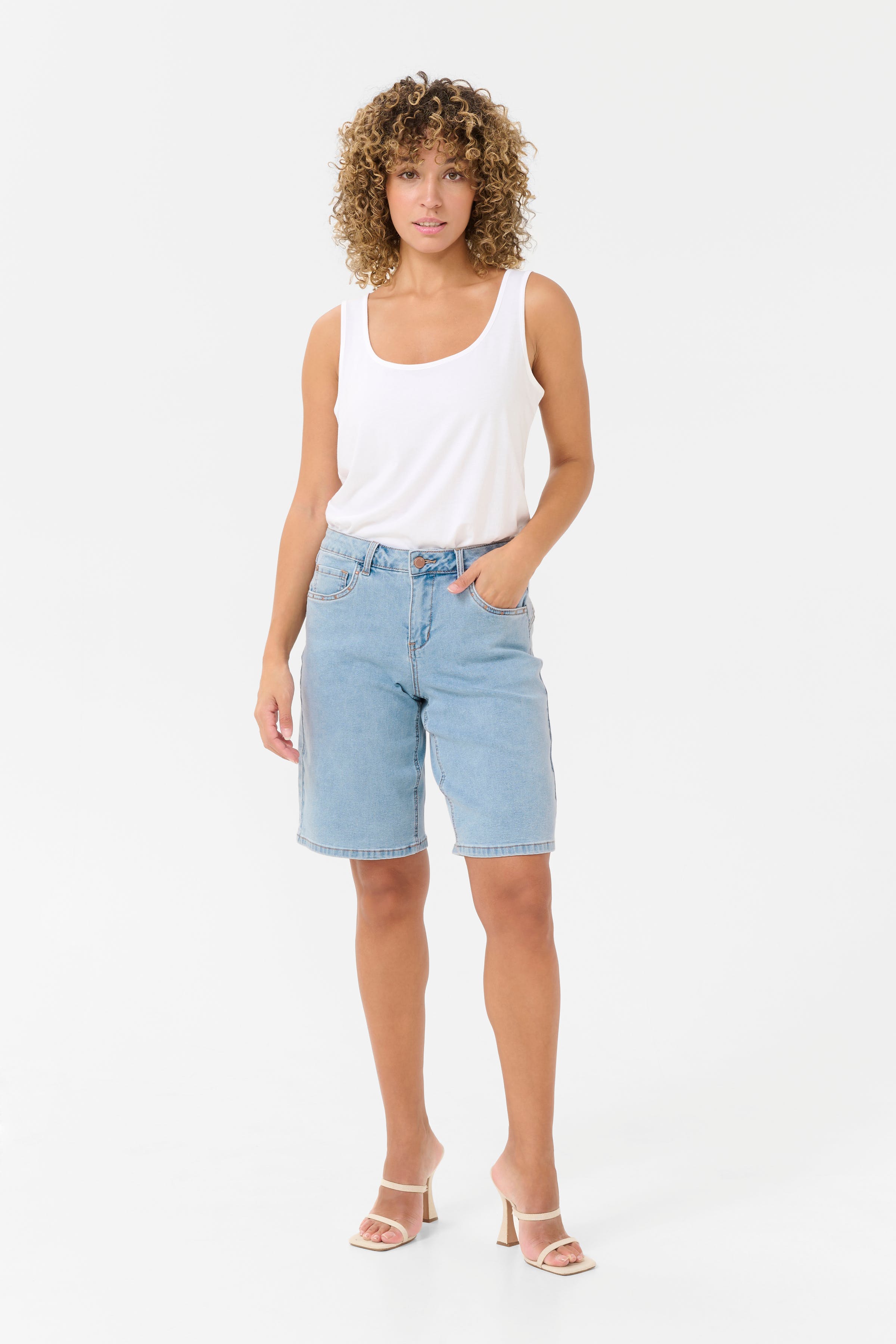 CRLone Shorts LOOKBOOK FRONT 10613738-105504