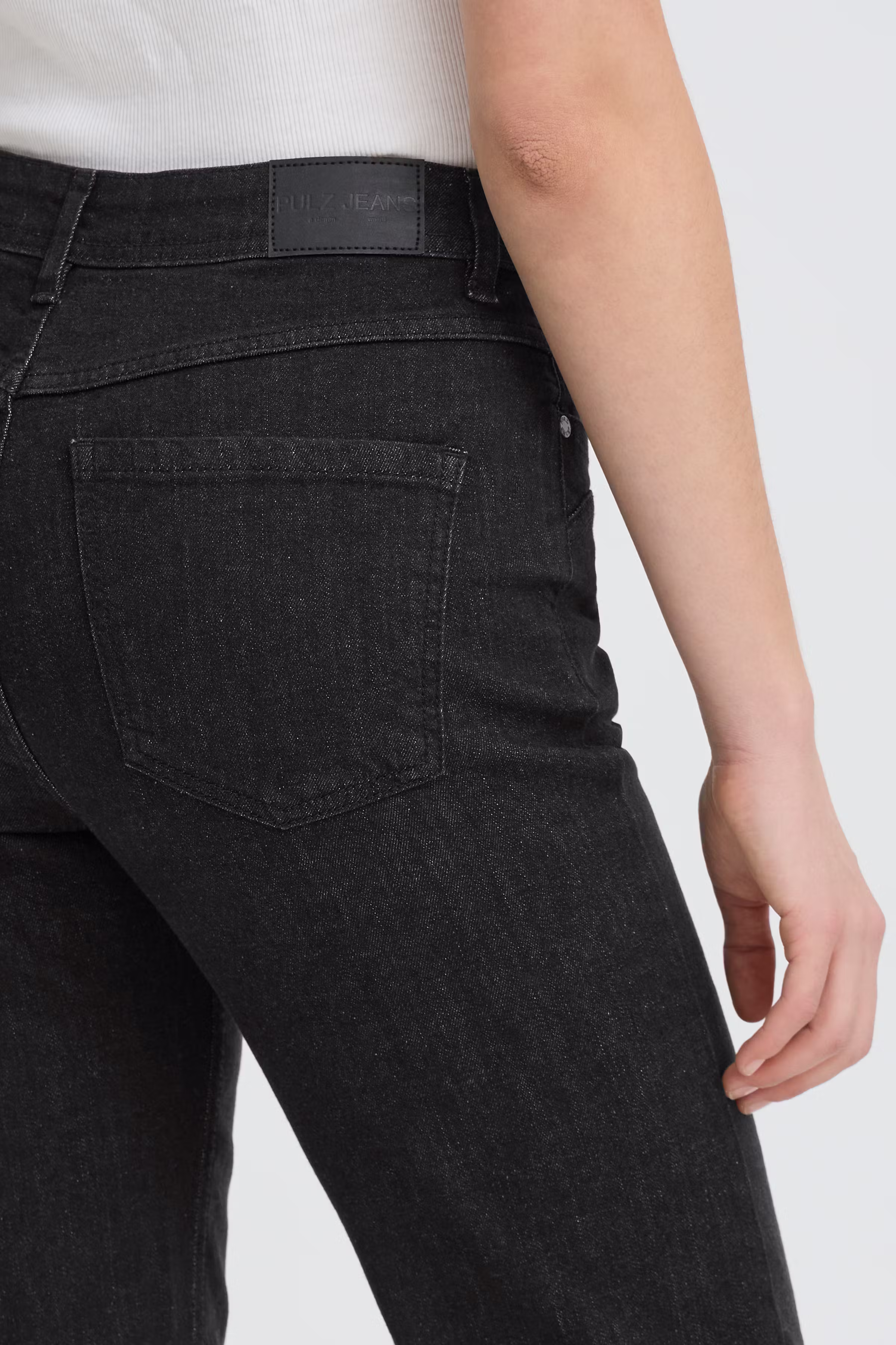 PZKATJA HW Jeans Straight Leg LOOKBOOK DETAIL 50208637-200004