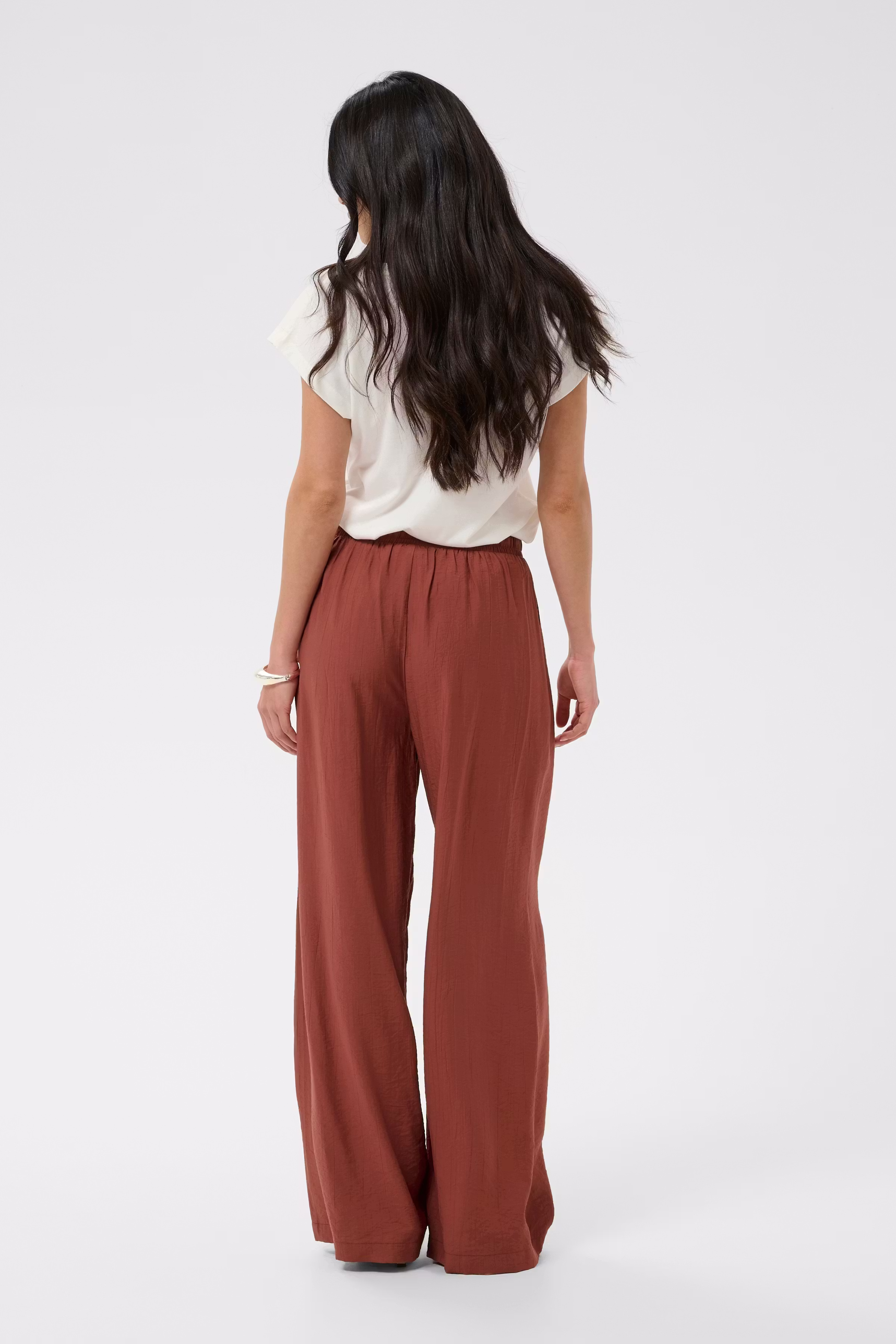 KAemily Bukser LOOKBOOK BACK 10511609-191334