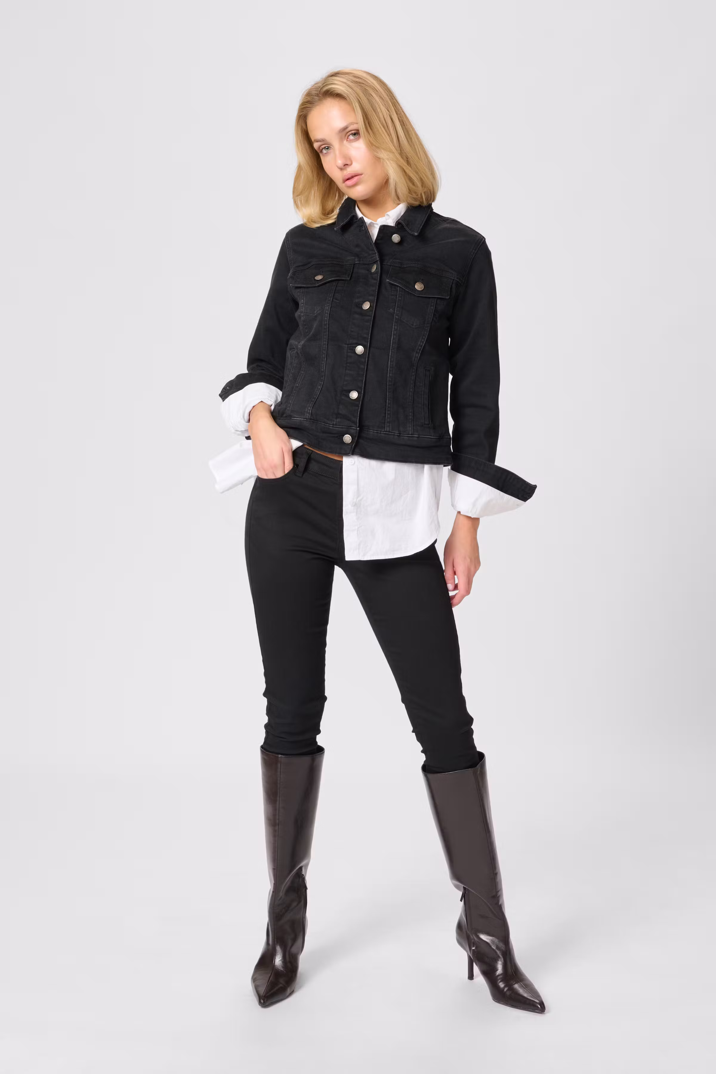 32 THE CELINA 103 SLIM Y LOOKBOOK FRONT 10703567-100073