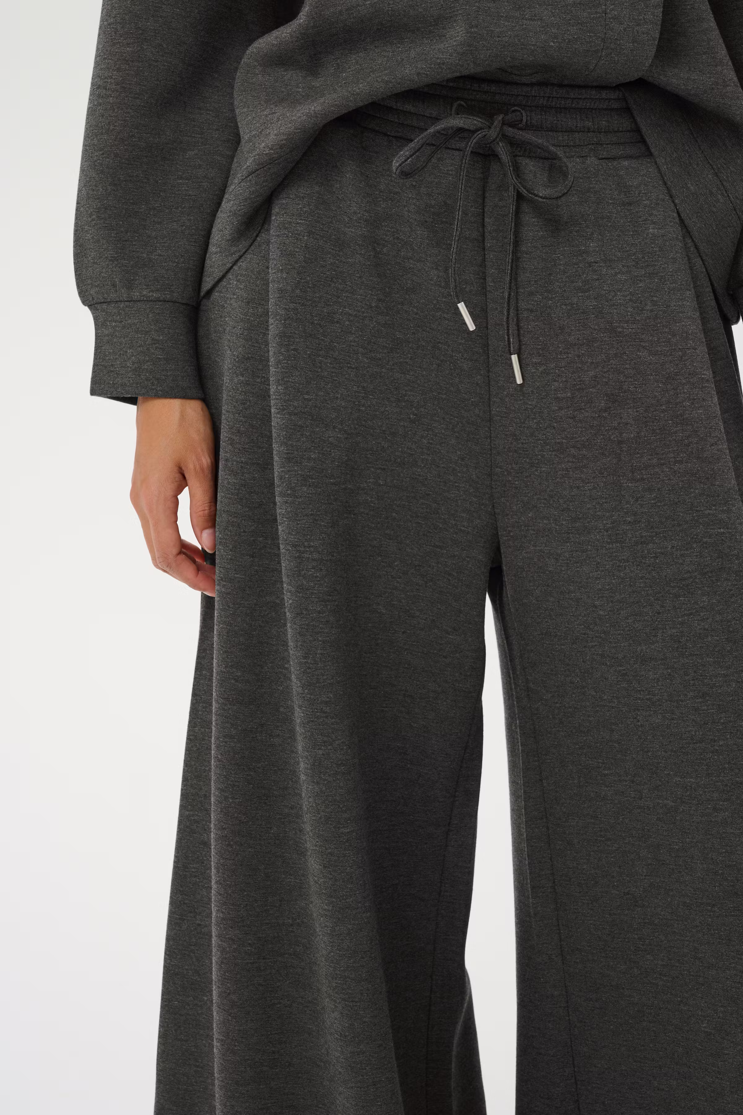 GidaIW Trousers LOOKBOOK DETAIL 30111107-300596