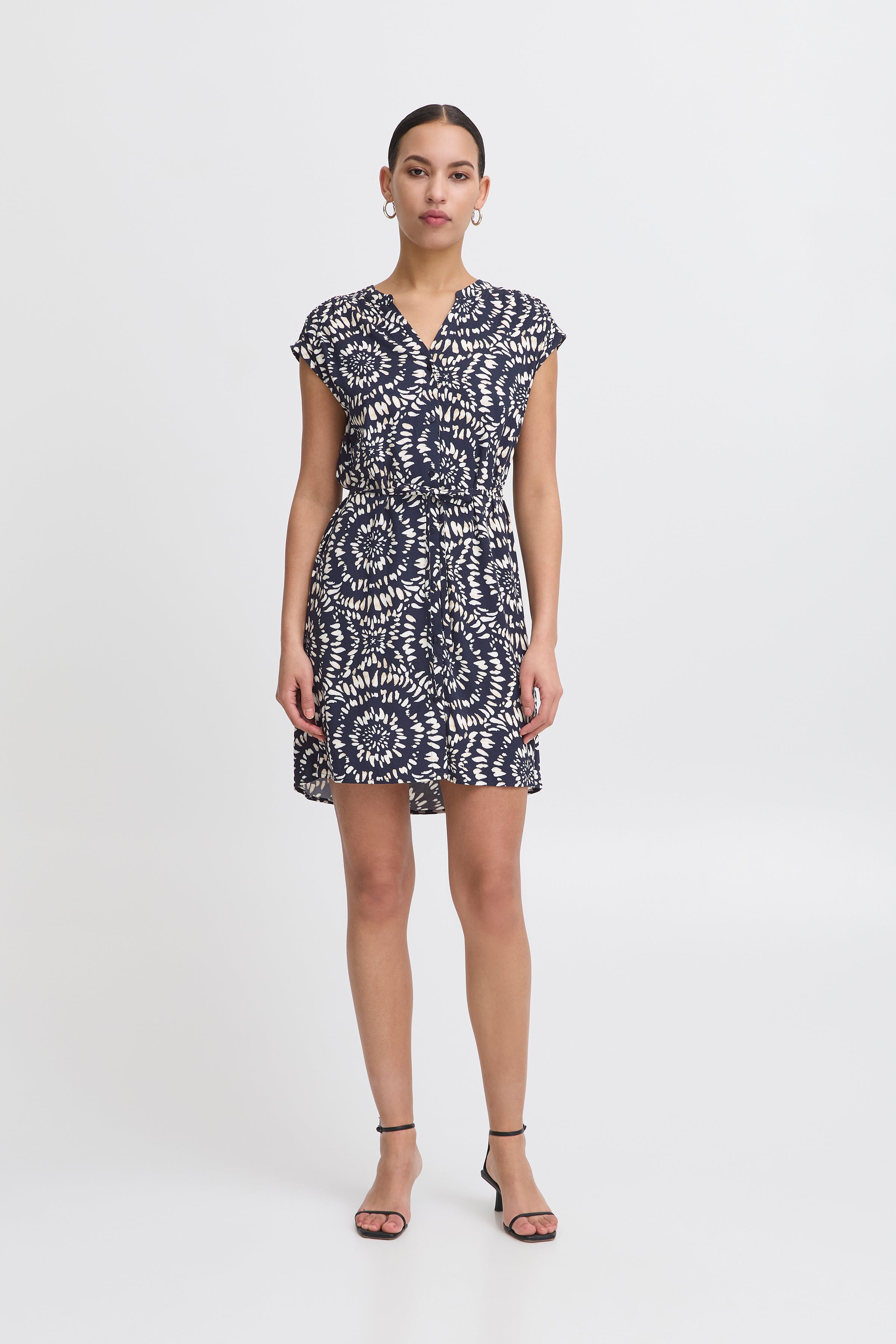 IHAYA Kleid LOOKBOOK FRONT 20123316-204613