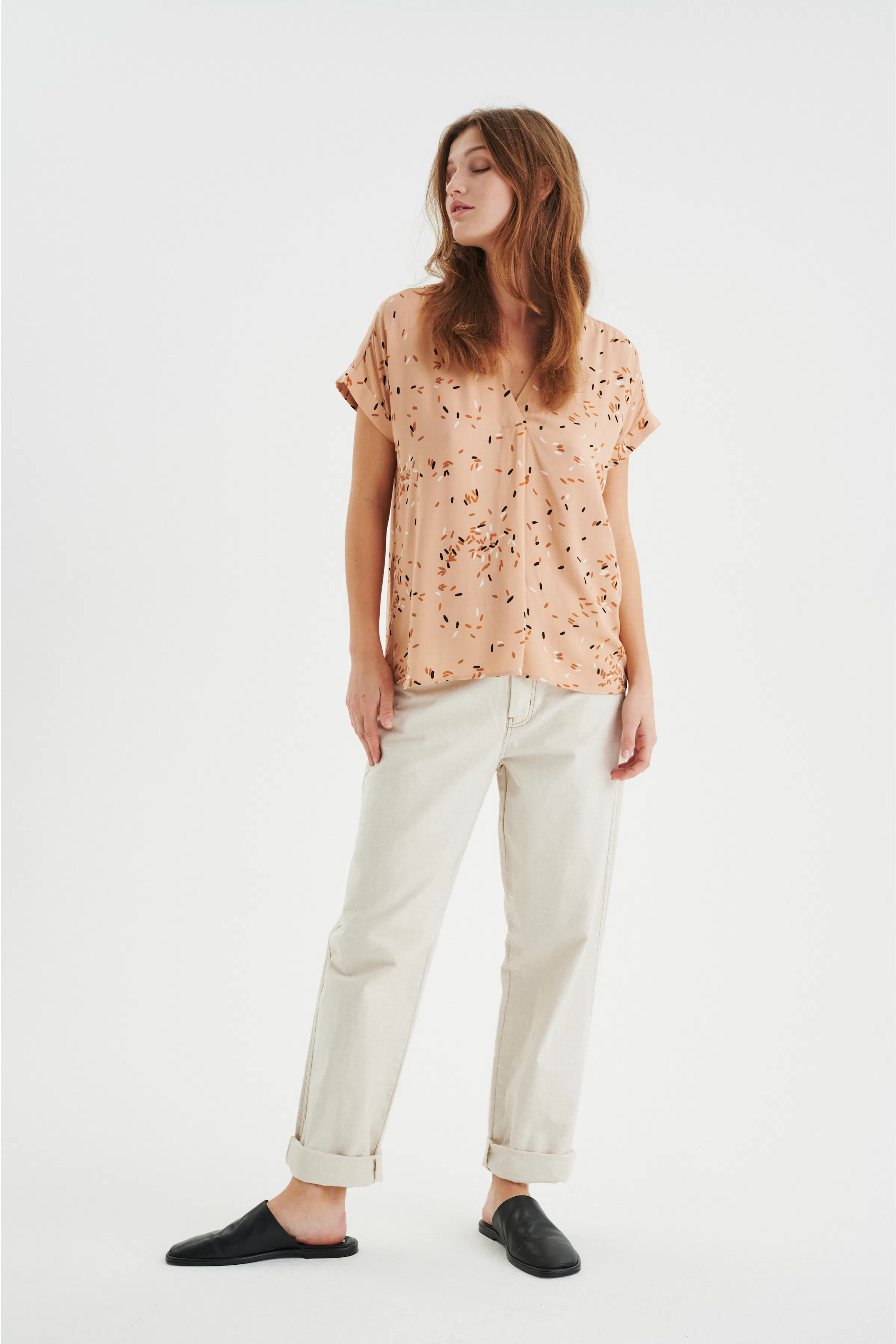 ViksaIW bluse LOOKBOOK FRONT 30106405-300794