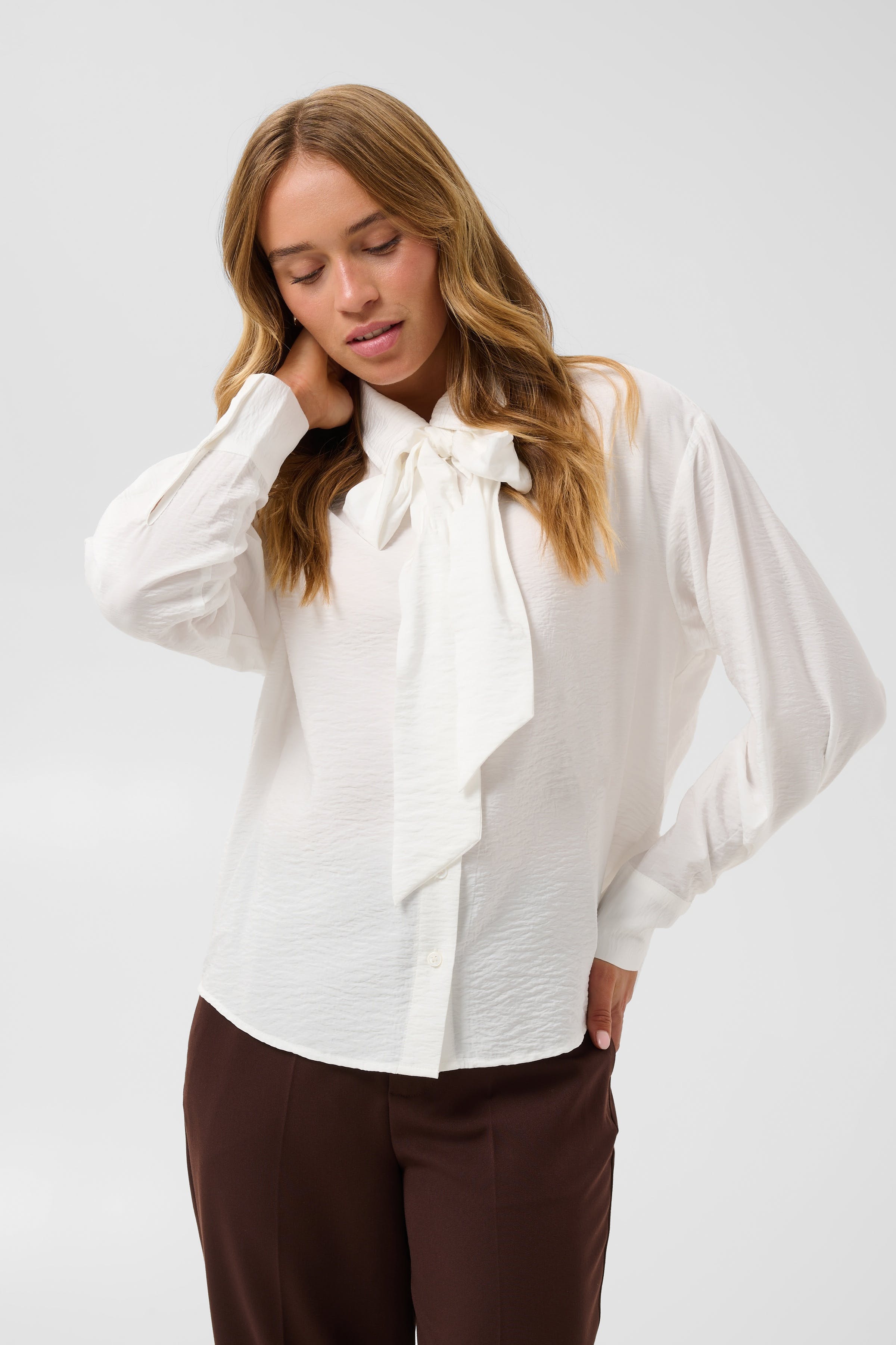 KAgilda Skjorte LOOKBOOK FRONT 10512233-110602