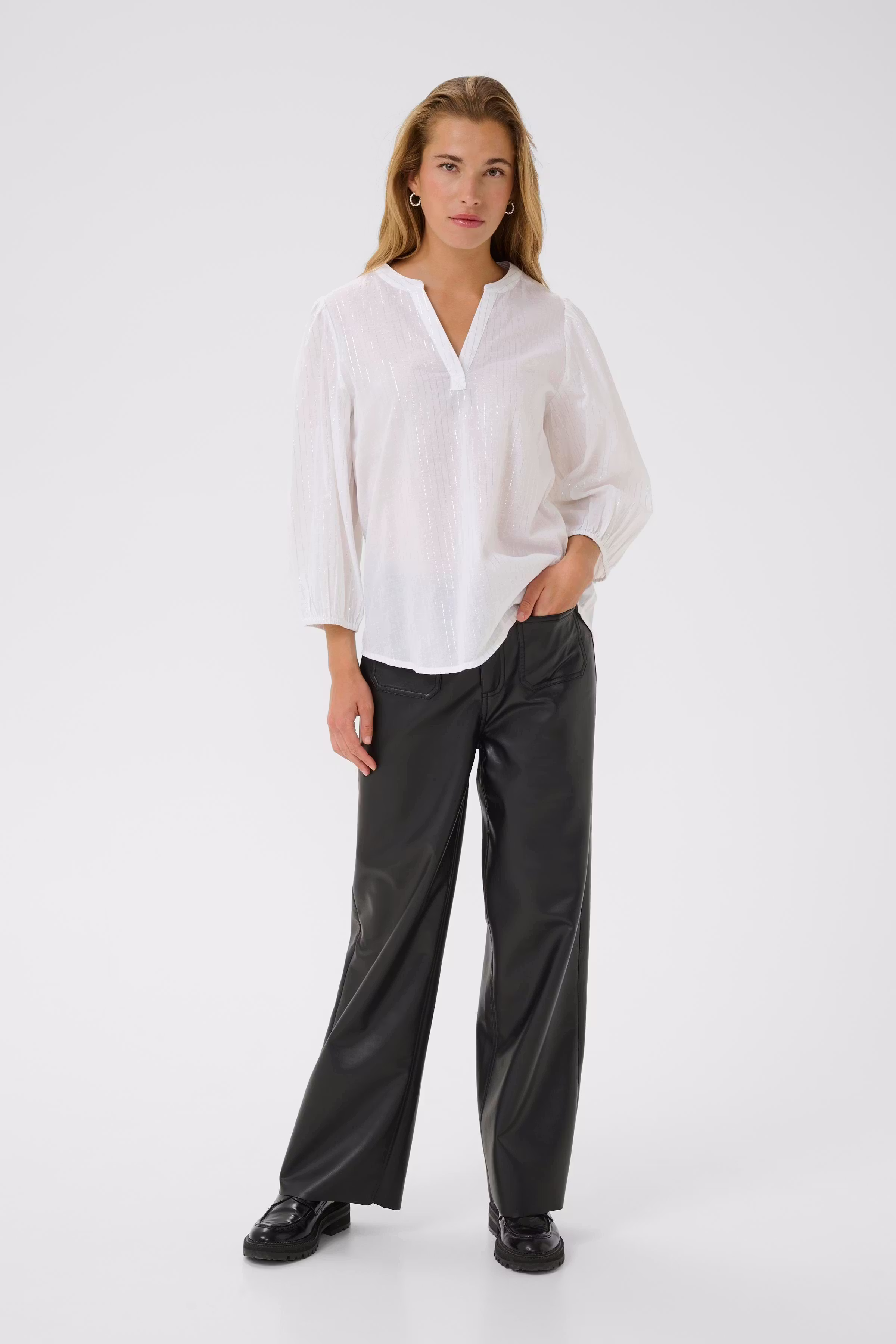 KAluise Bluse LOOKBOOK FRONT 10511016-110601